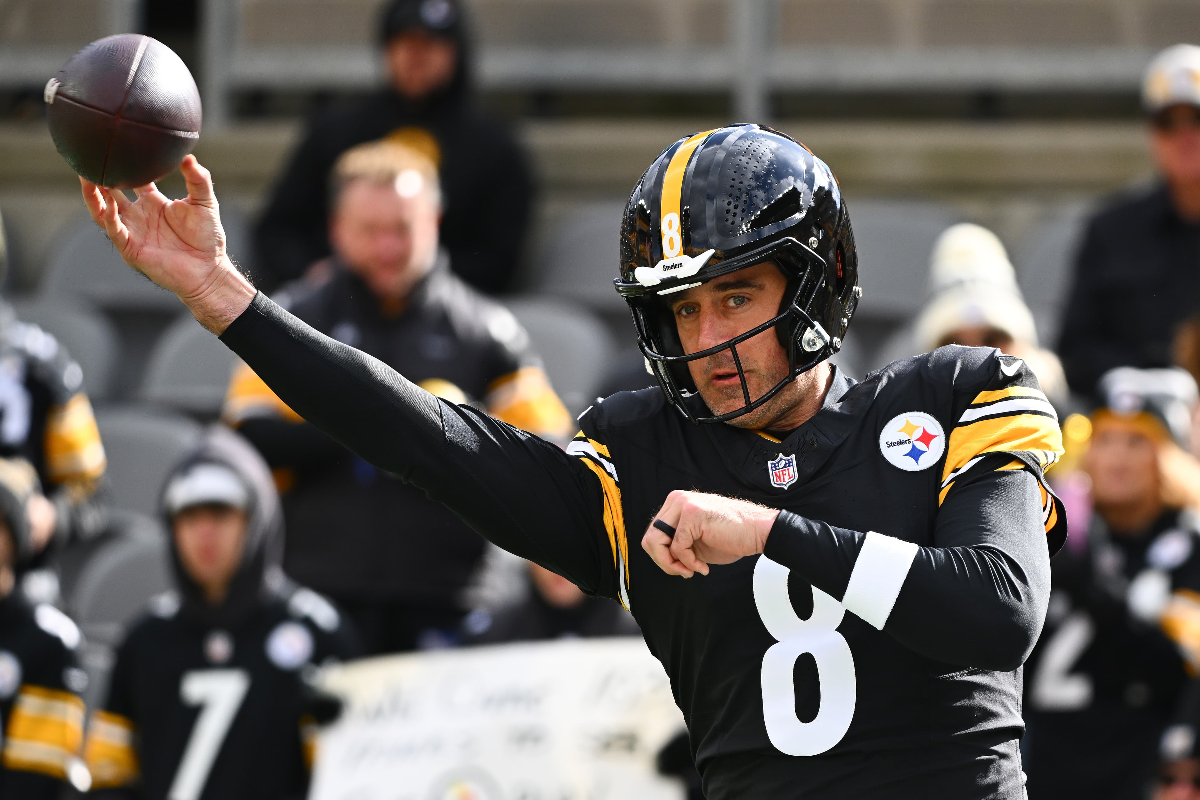 Aaron Rodgers gets big raise from Steelers