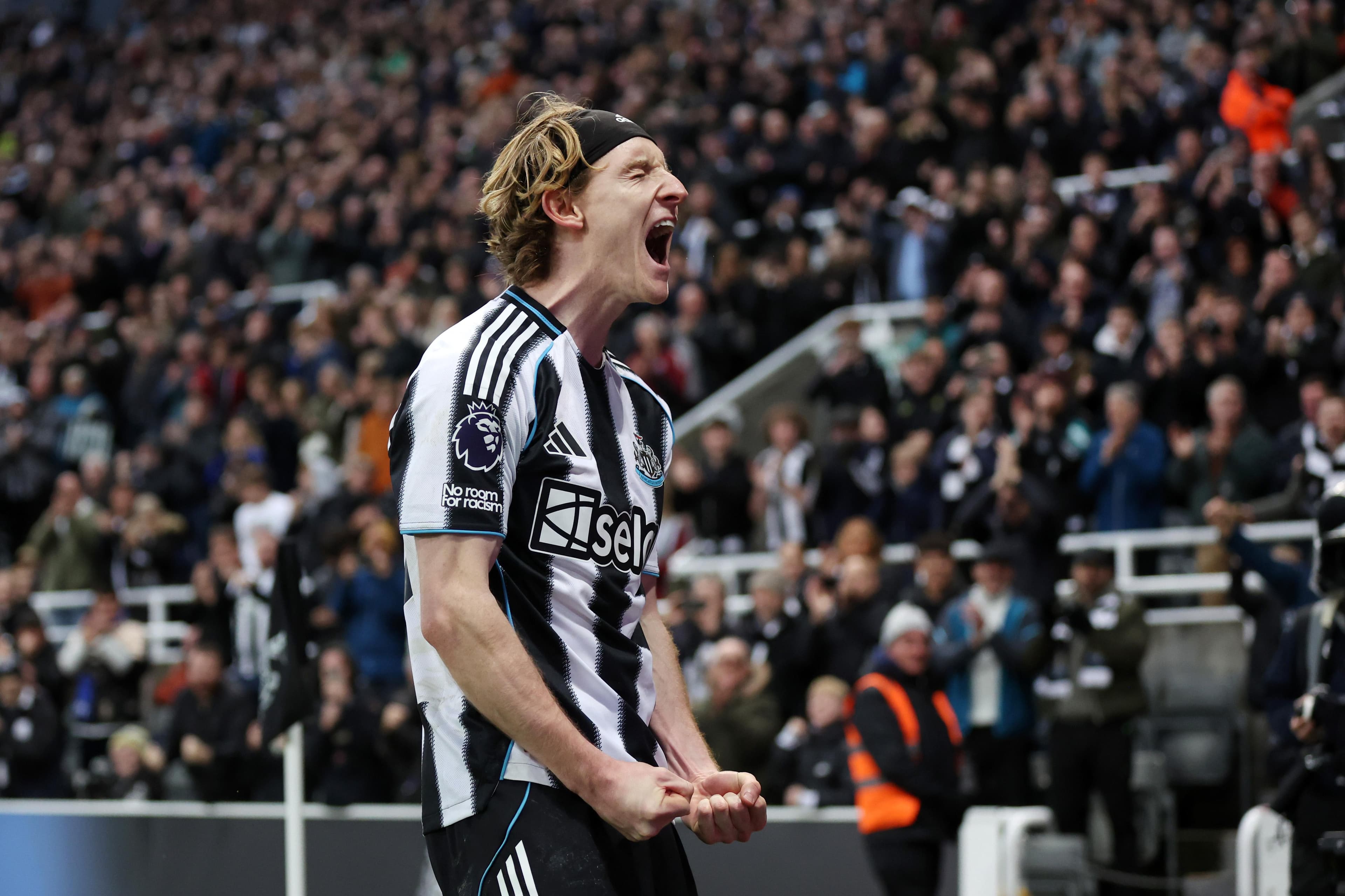Bayern Munich News: FC Bayern, Newcastle United make contact on Anthony Gordon; Bayern exec details Konrad Laimer standoff; and MORE!