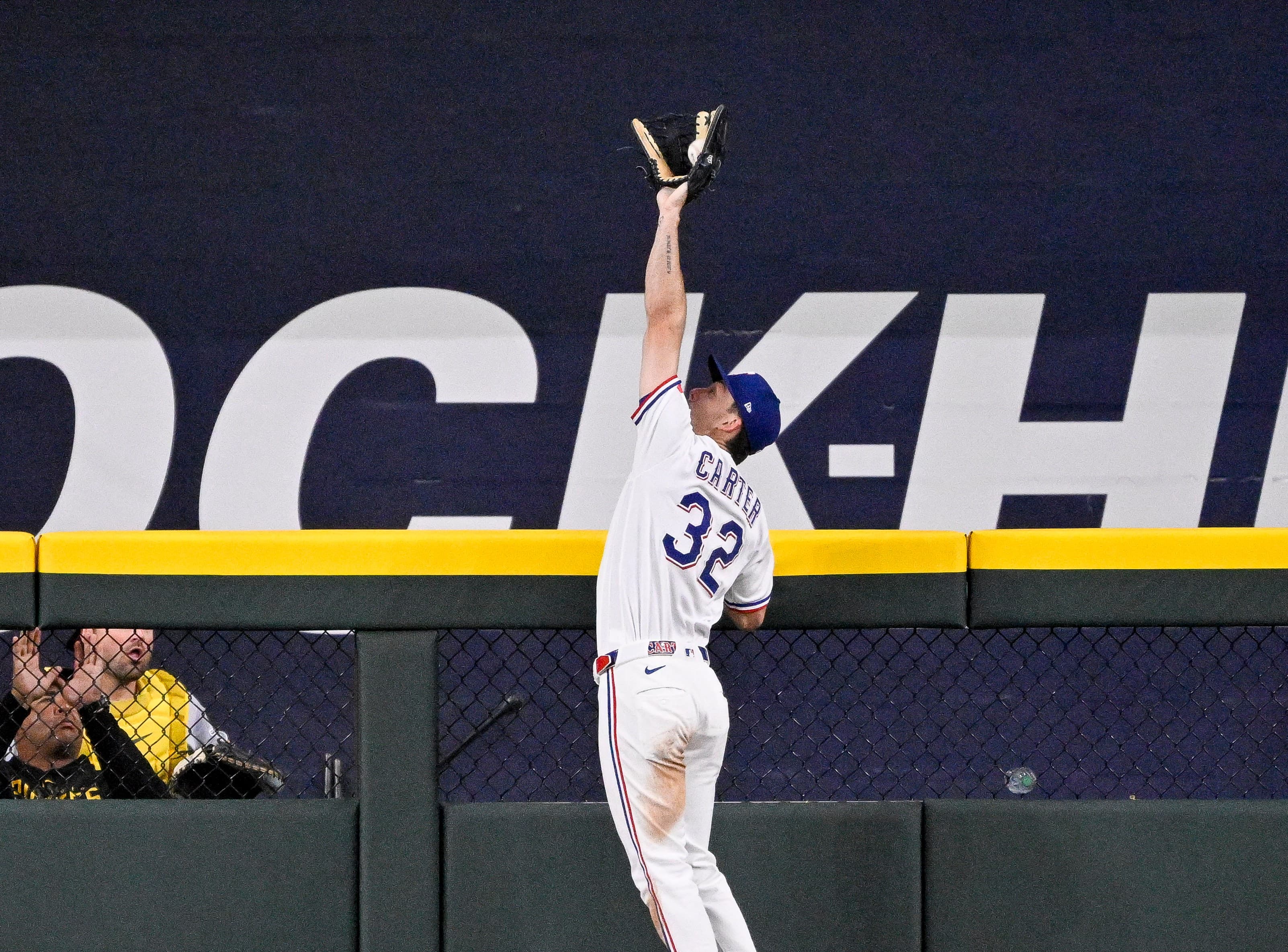 12-11 – Carter saves, Rangers defeat Pirates 5-1