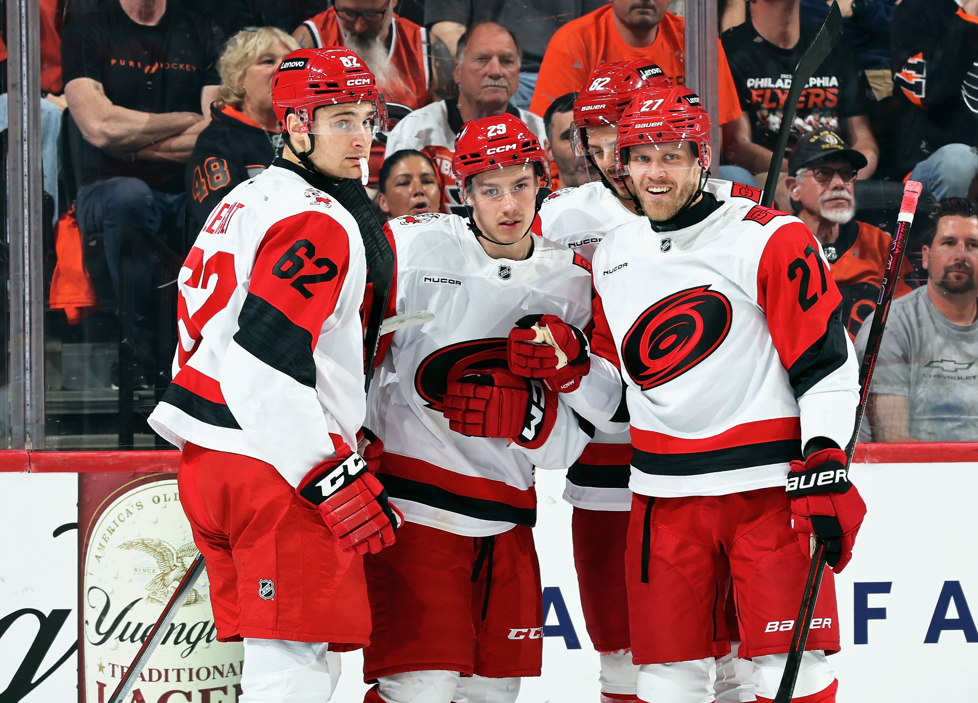 Carolina Clinches Top Seed in East – Flyers 3, Hurricanes 2 SO