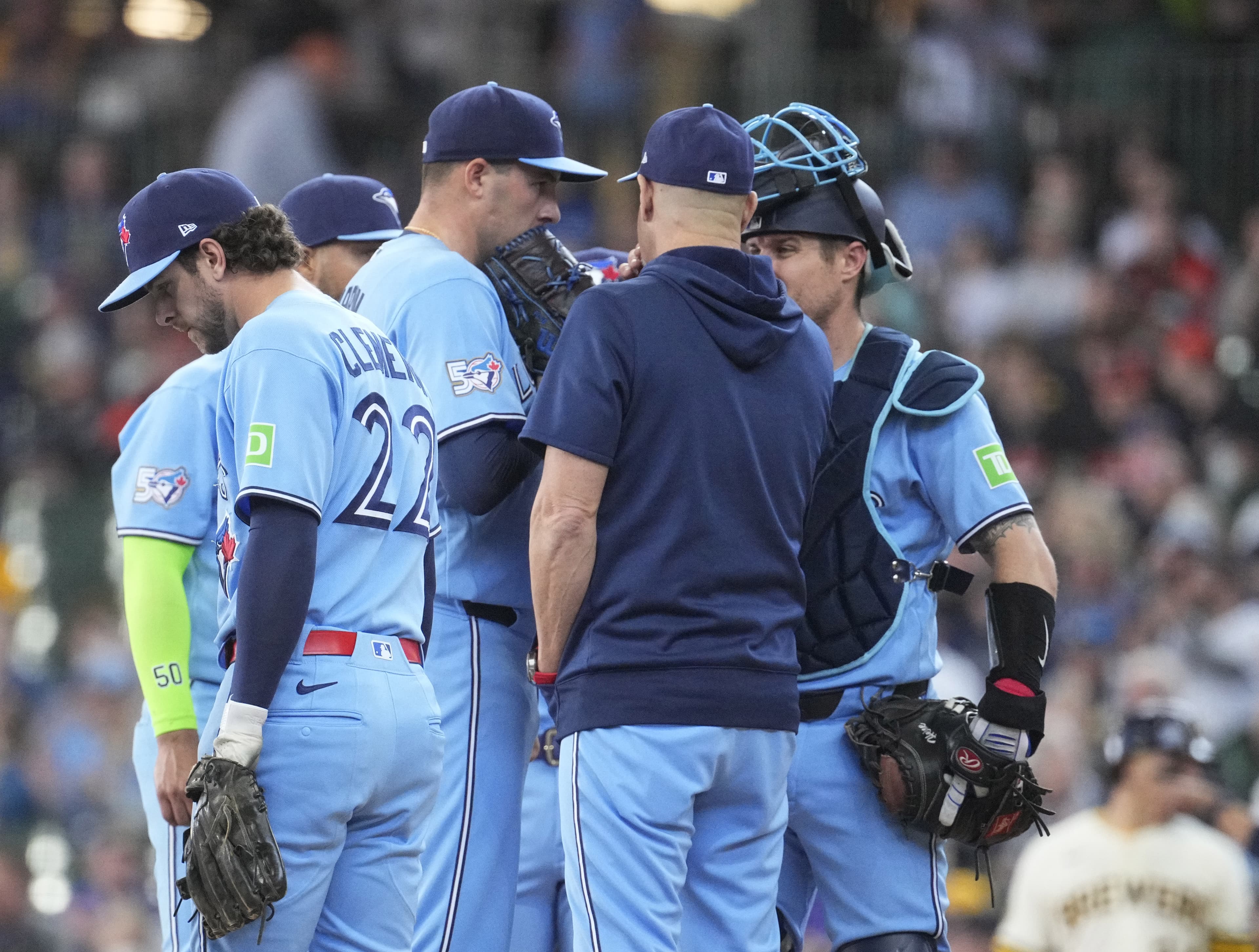 Deja vu all over again: Jays fall 2-1