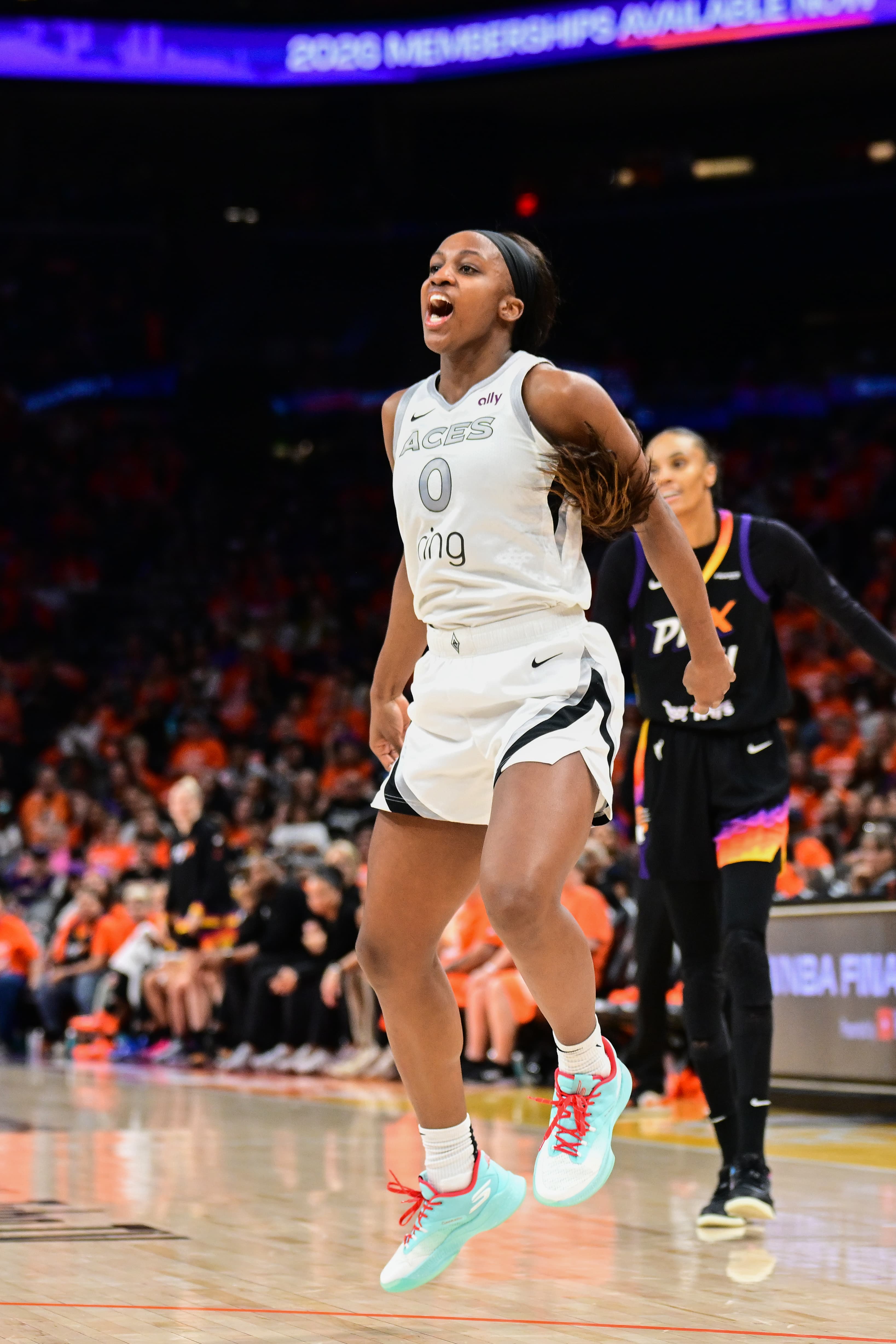 Share your instant reactions to all the rumors, news and more from the WNBA’s free agency free-for-all