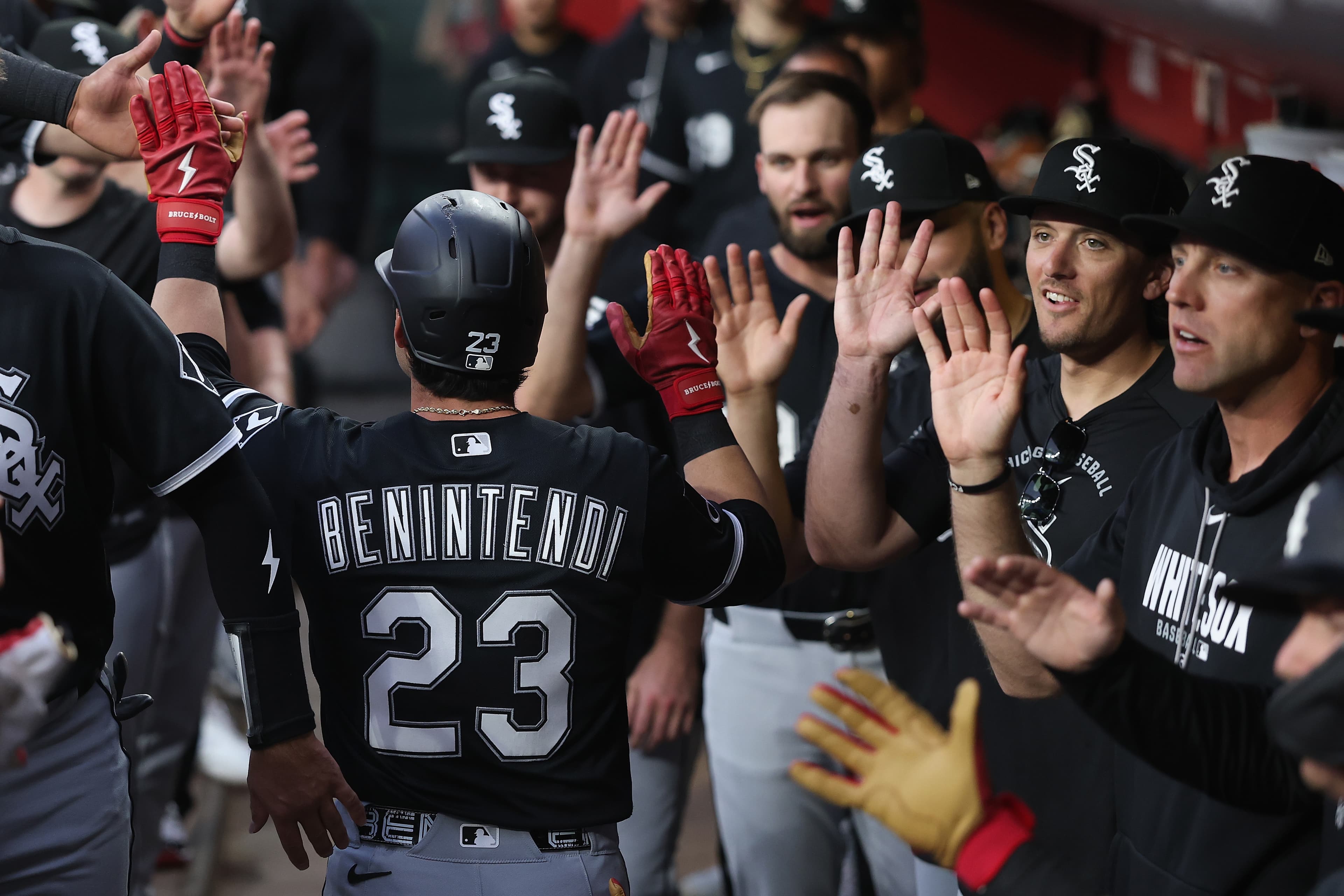 White Sox skin Snakes, 4–1, on Benintendi blast