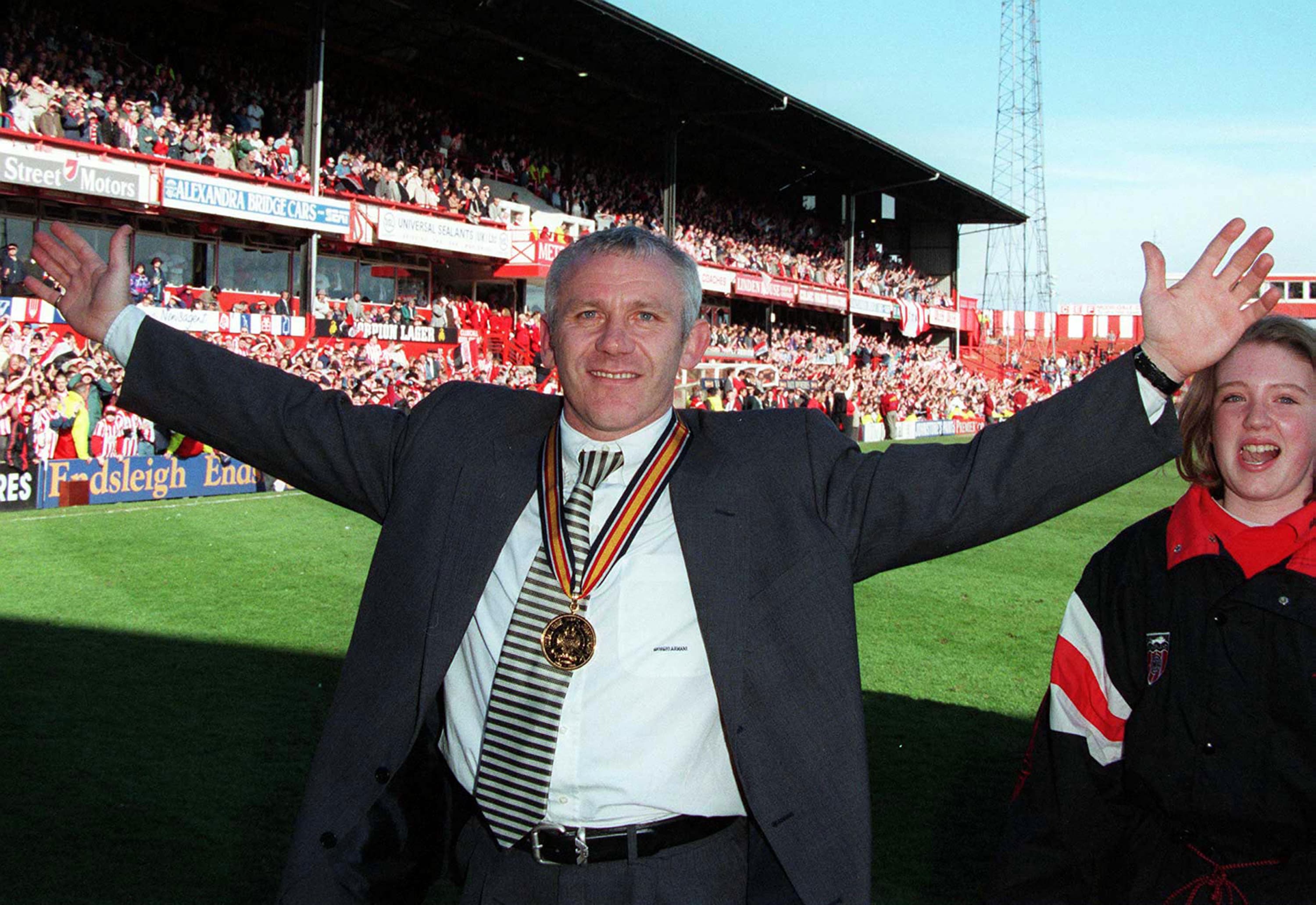 On This Day (27th April 1996): Sunderland’s Second Tier Life At Roker Ends With A Trophy!