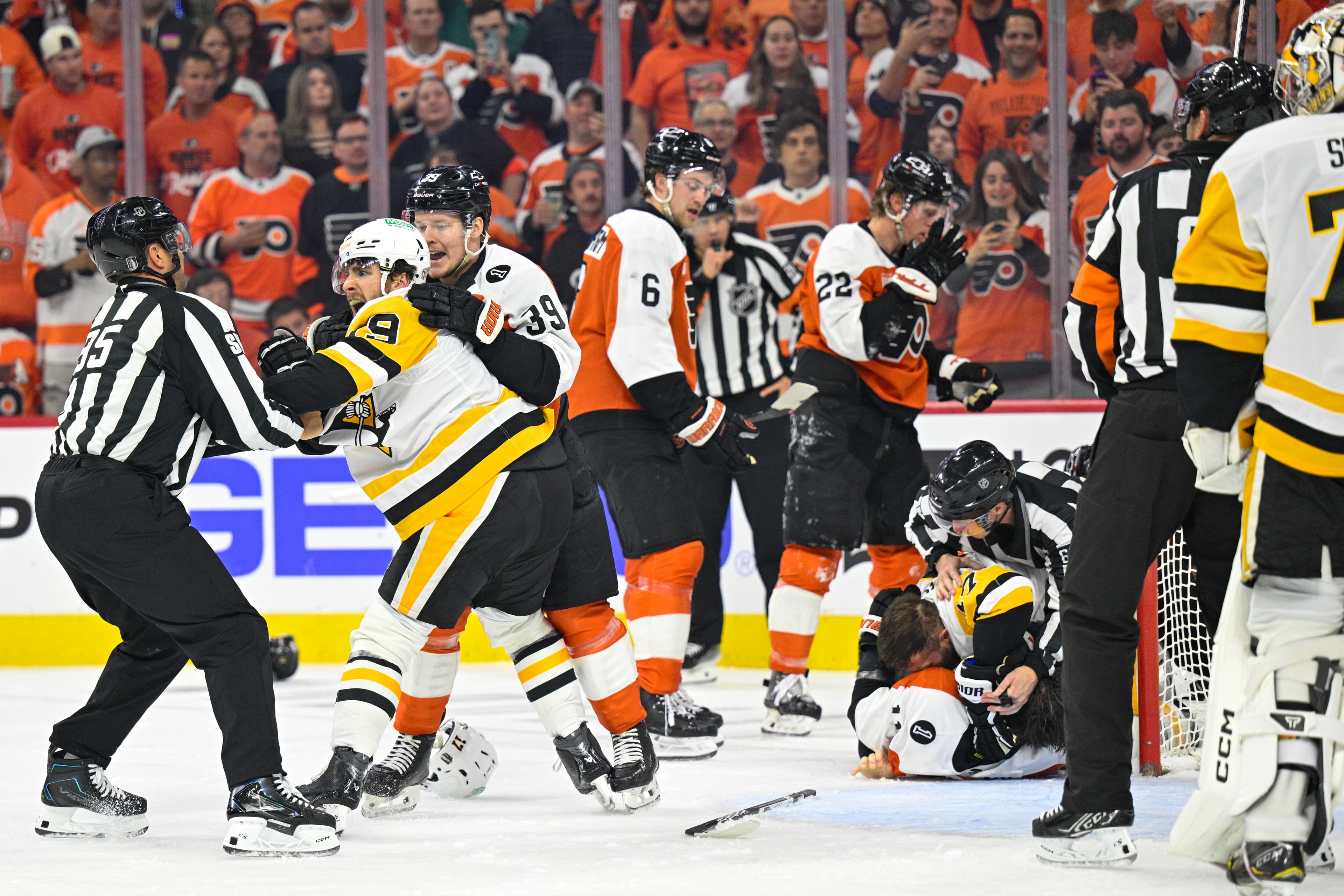 Penguins/Flyers Game 3 Recap: Pens come unglued, lose 5-2, get pushed to verge of a sweep