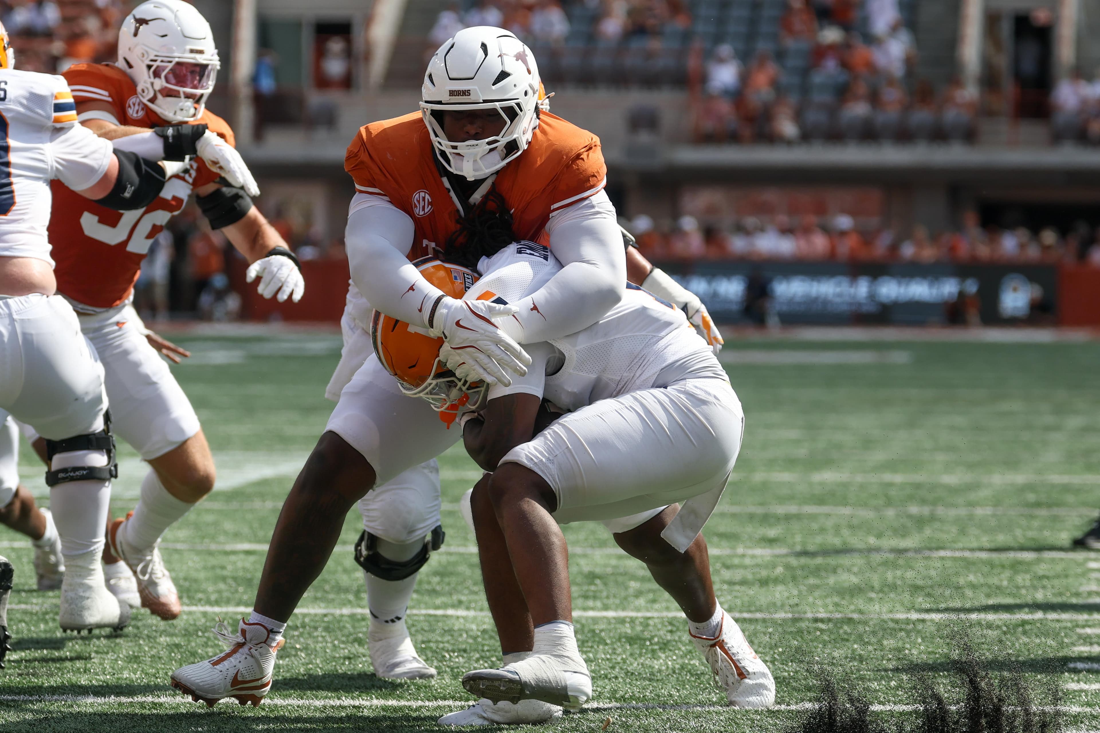 Patriots add defensive tackle Travis Shaw to rookie class, waive long snapper