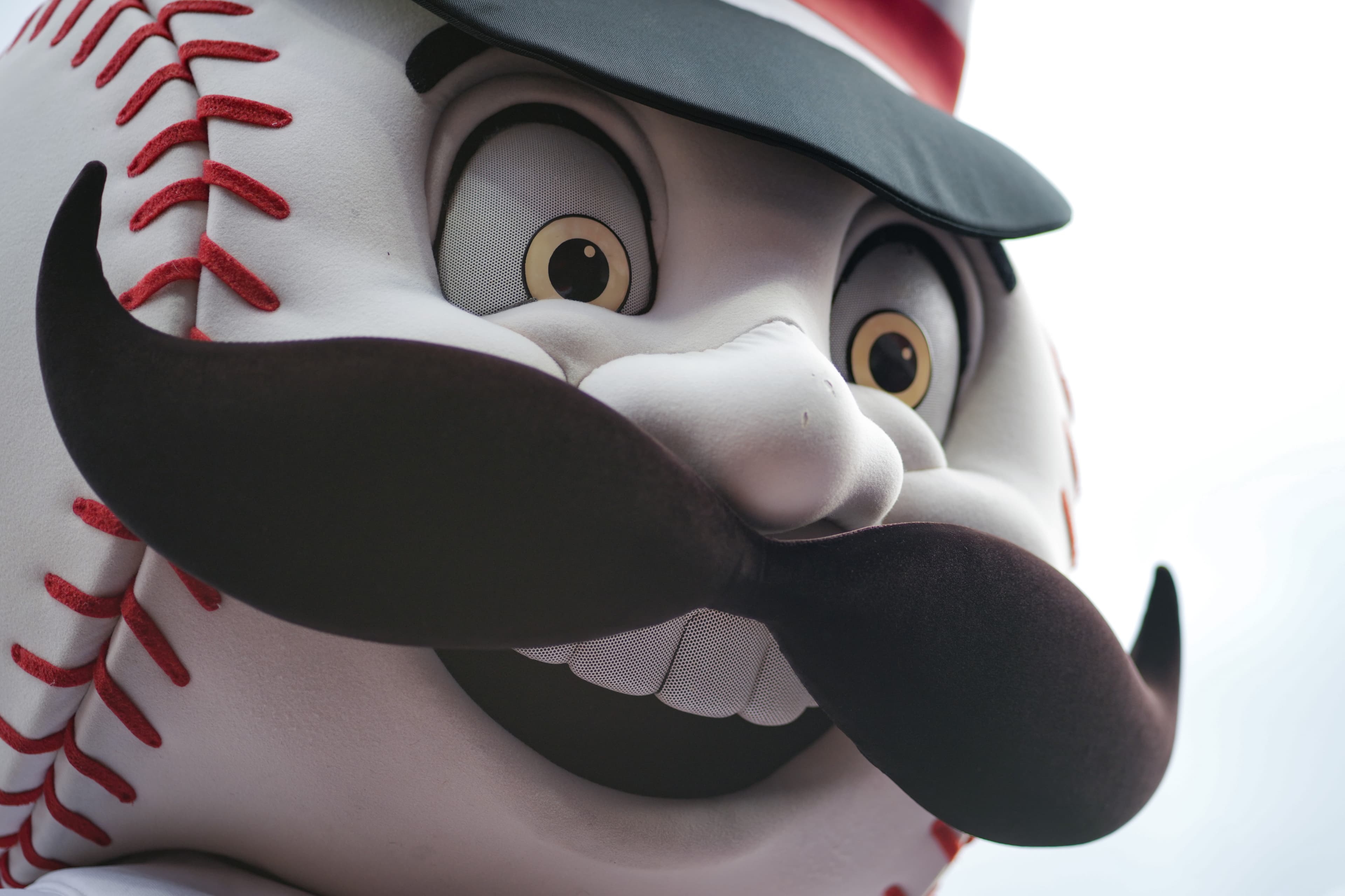 Reds smoked by Astros in 10-0 drubbing for 8th straight loss
