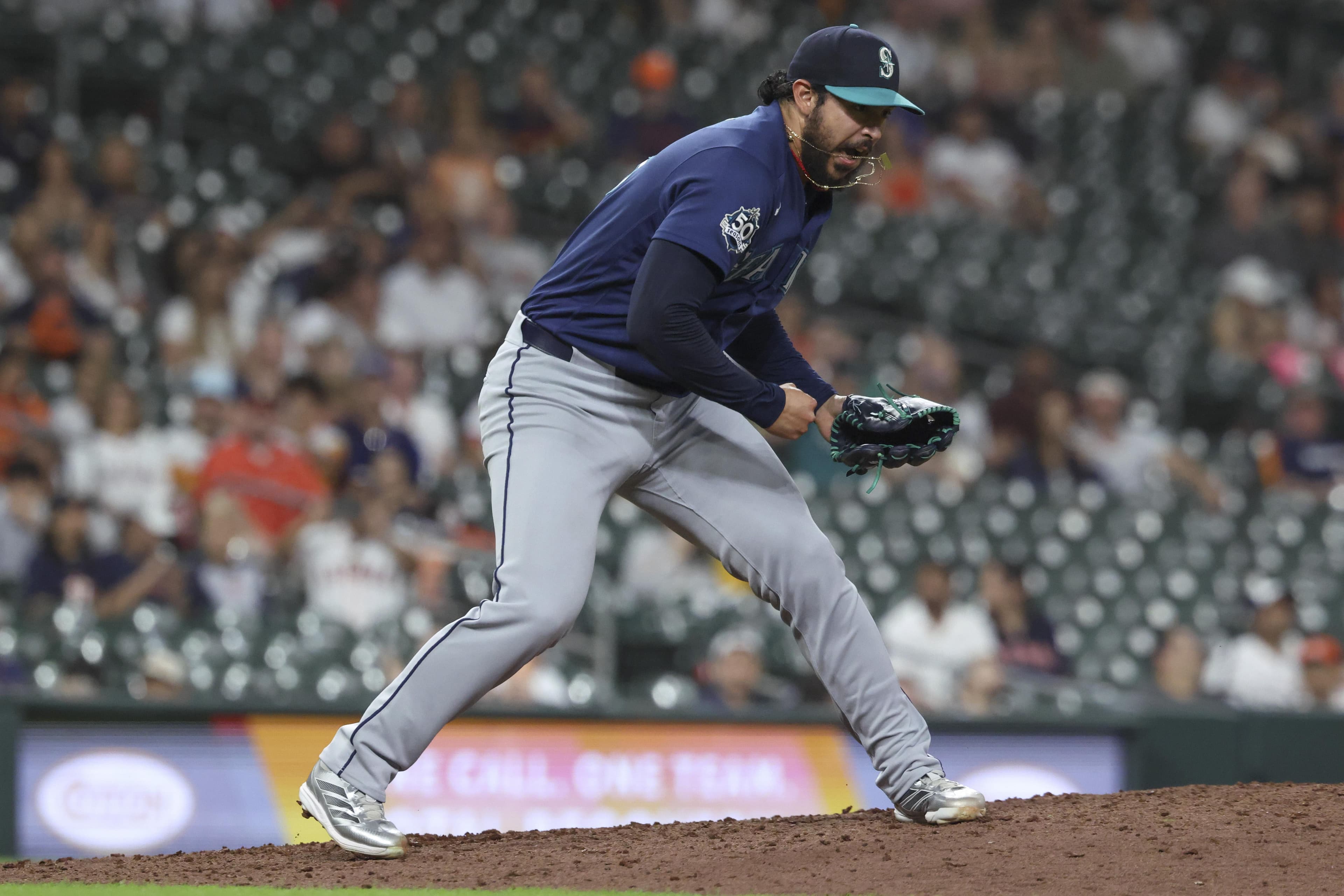 Mariners beleaguered bullpen busts through, blasts ‘Stros in 3-1 win
