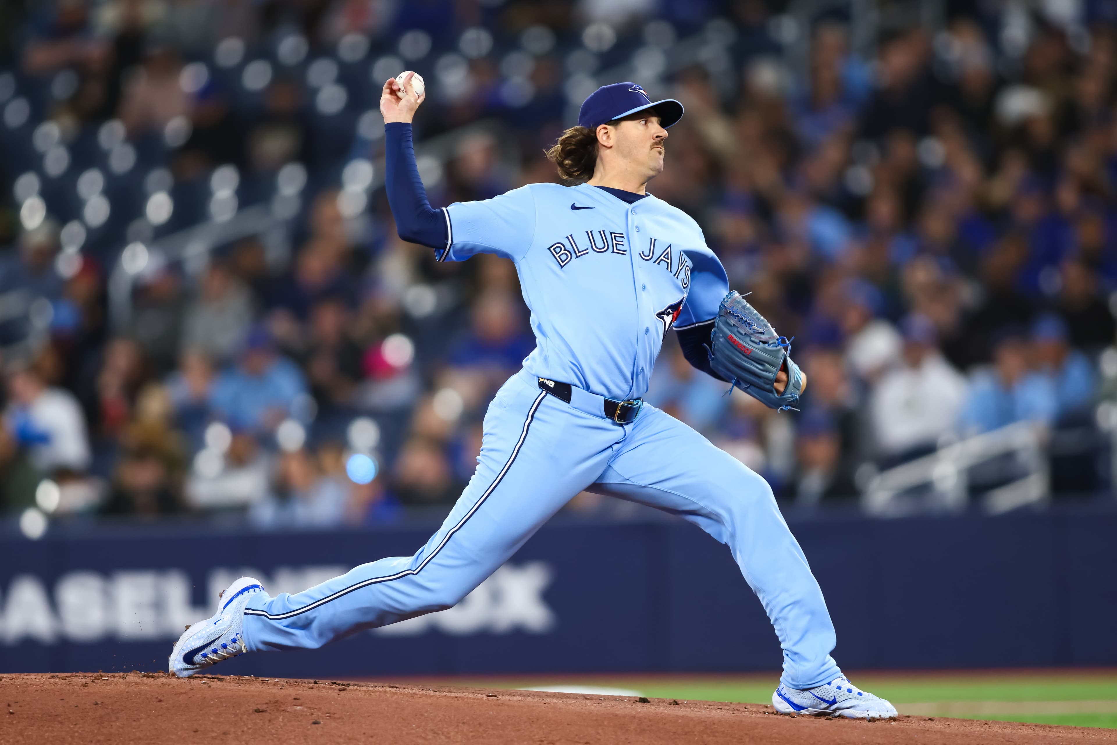 Jays squander Gausman’s brilliance, fall 2-1 in 10