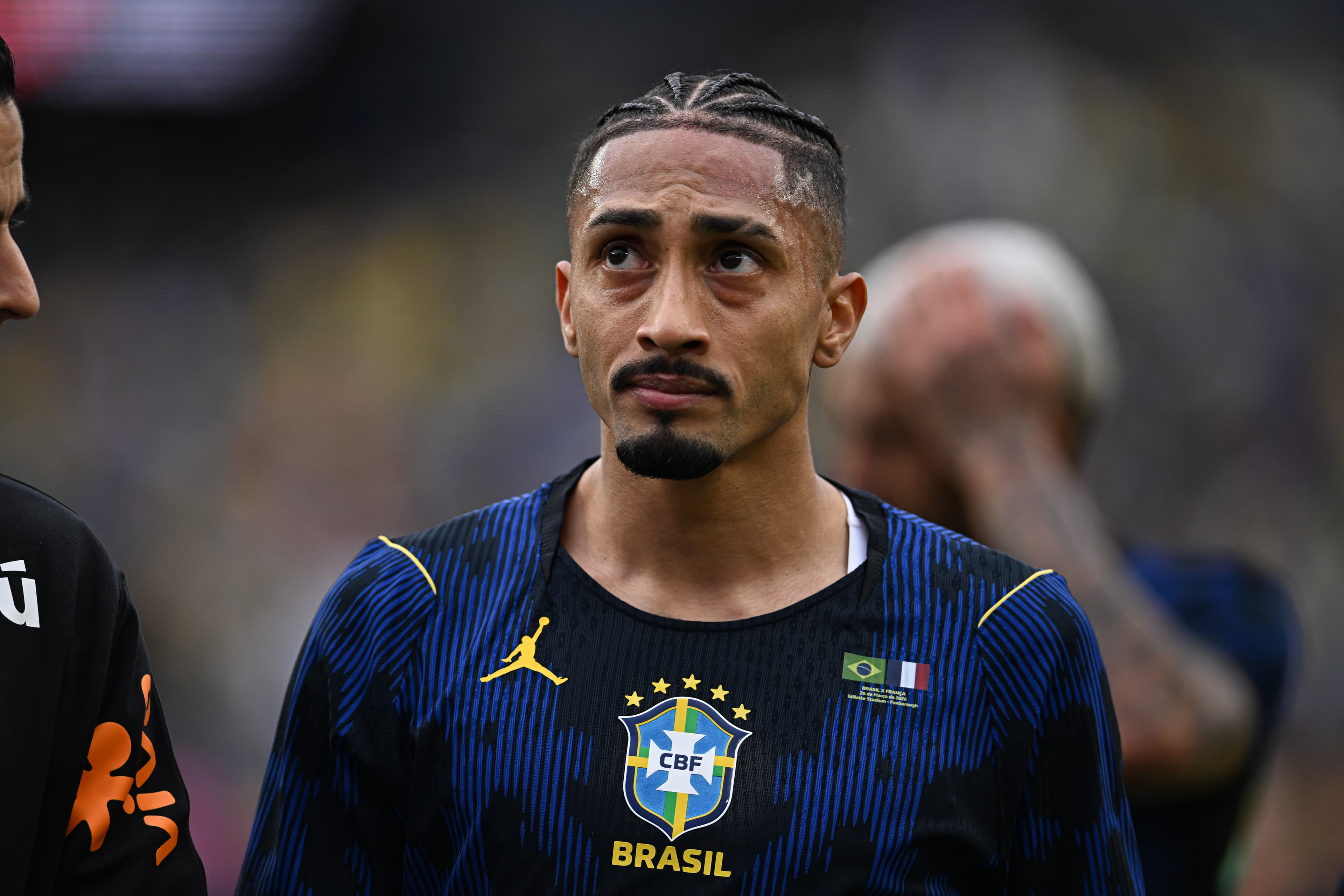 Barcelona hit by Raphinha injury scare after Brazilian subbed off against France