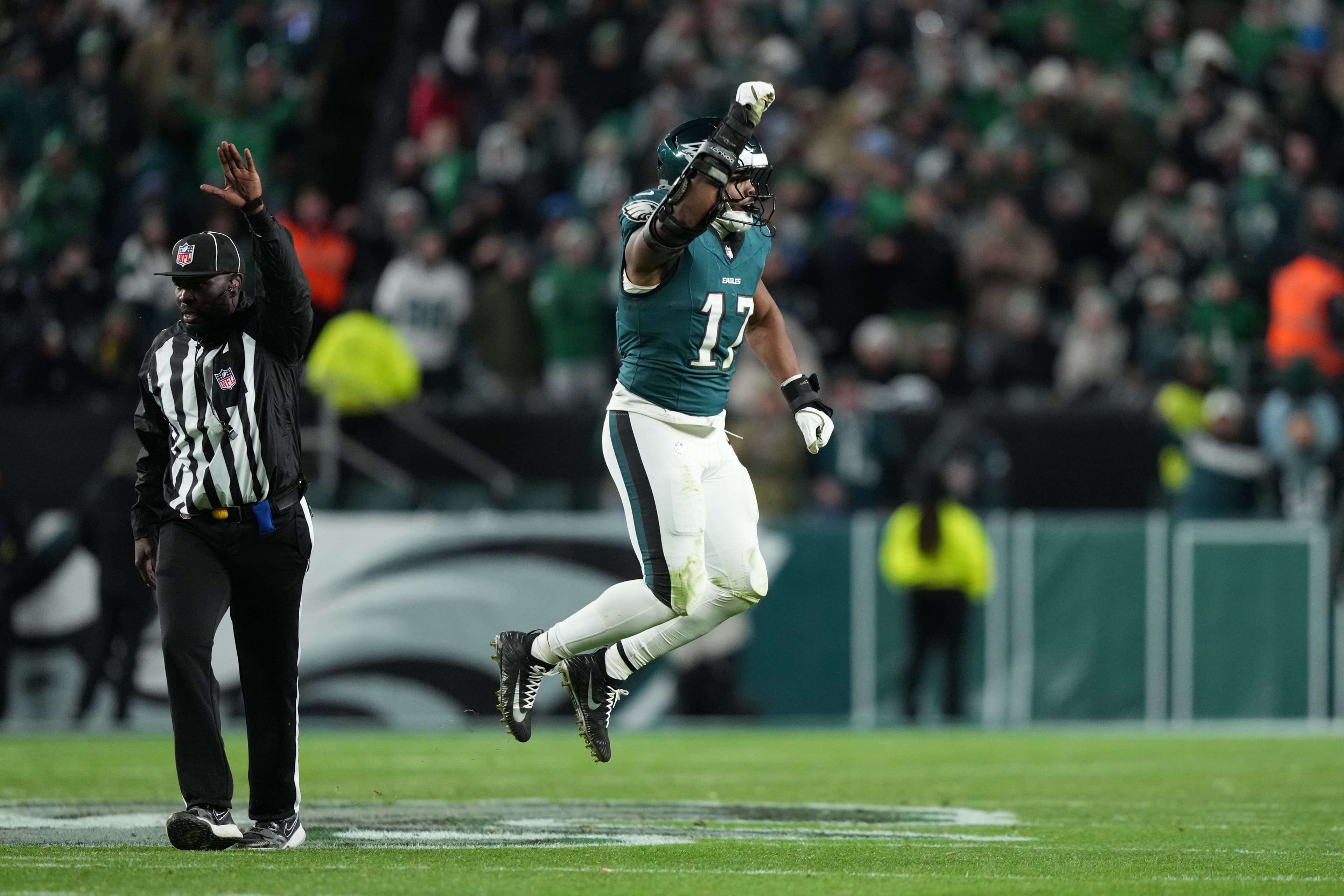 Dean Lights Up Scores, Rips Through Defenses in Dominant Victory!