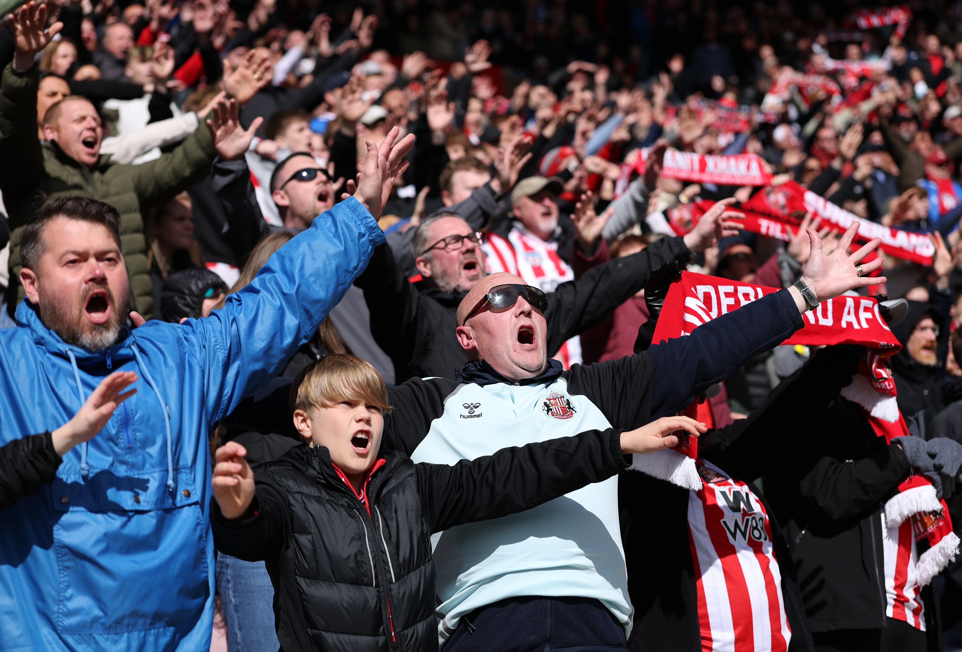 2 Up, 2 Down: Nordi Makes The Difference As Sunderland See Off Spurs!