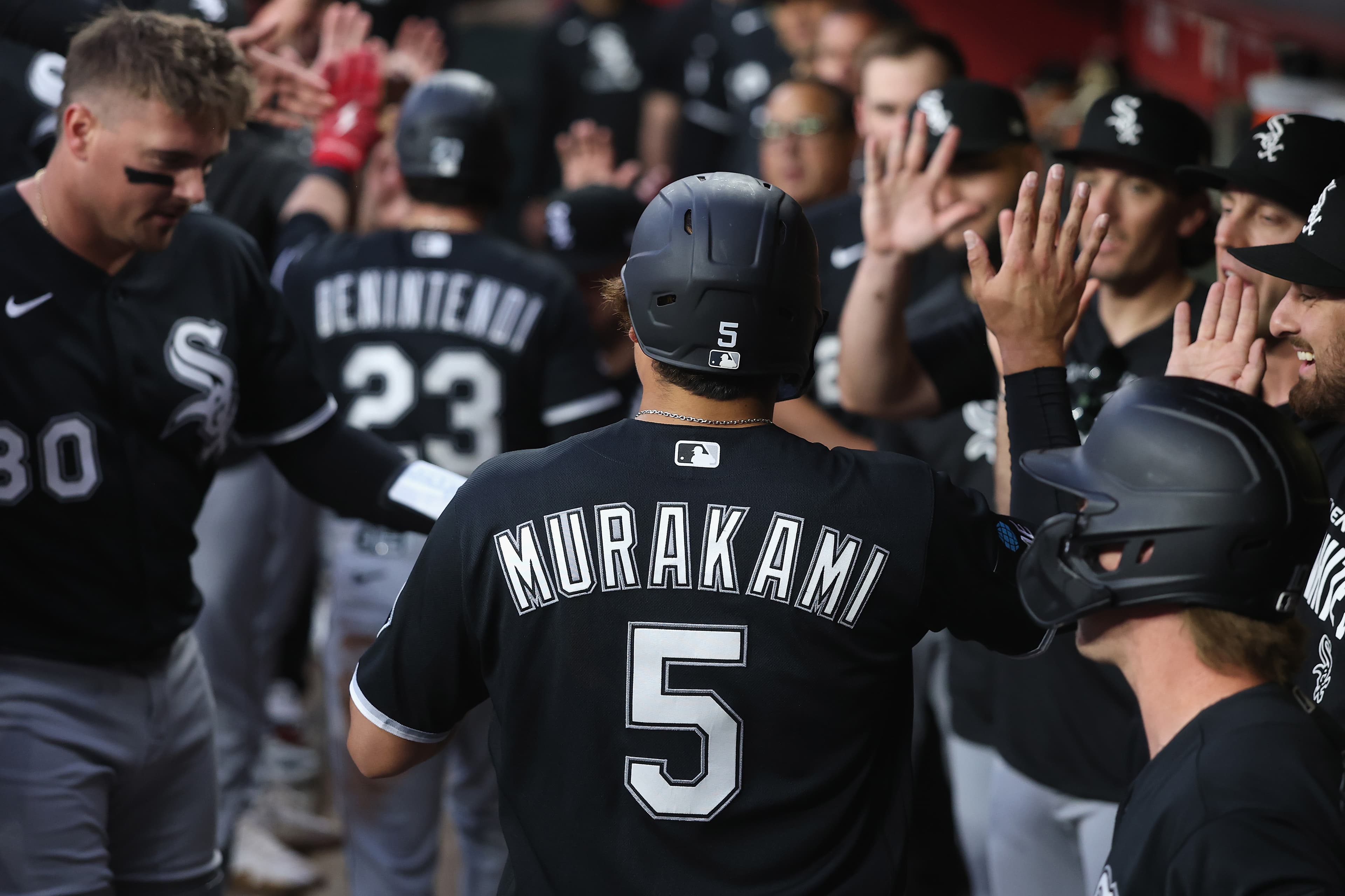 Murakami stays red hot as White Sox pour it on in 11-5 victory