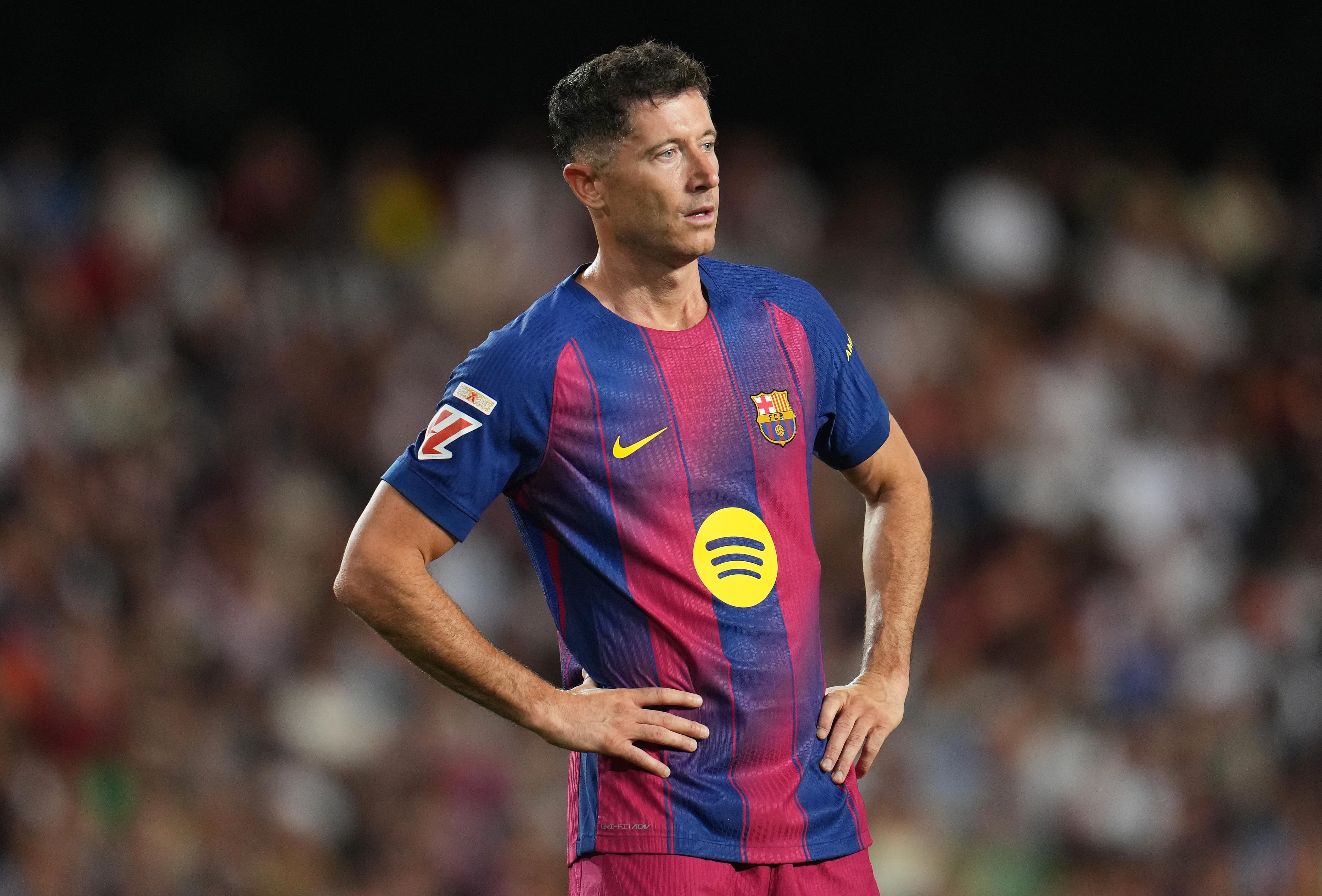 Three talking points from Valencia vs Barcelona as Robert Lewandowski says goodbye with a goal