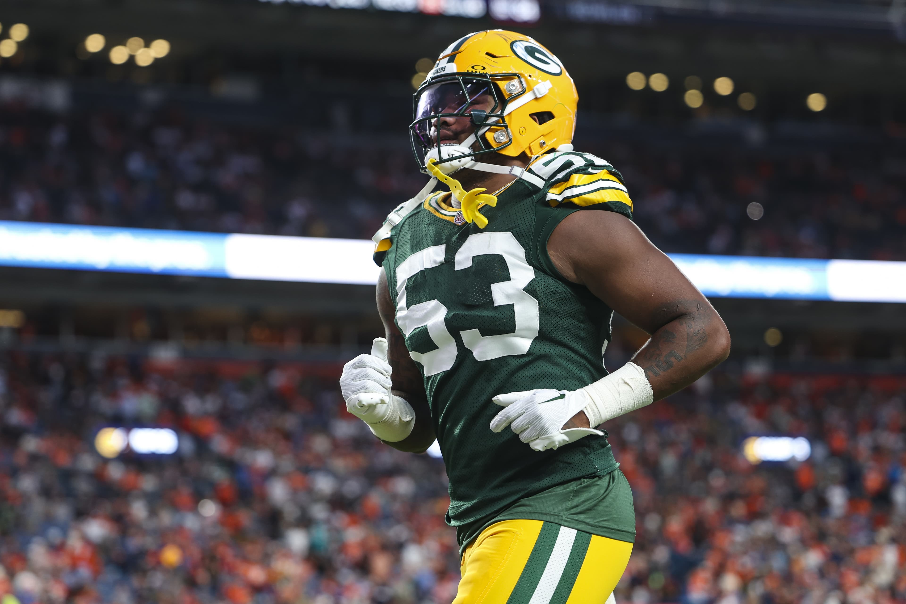 Packers bring back Arron Mosby