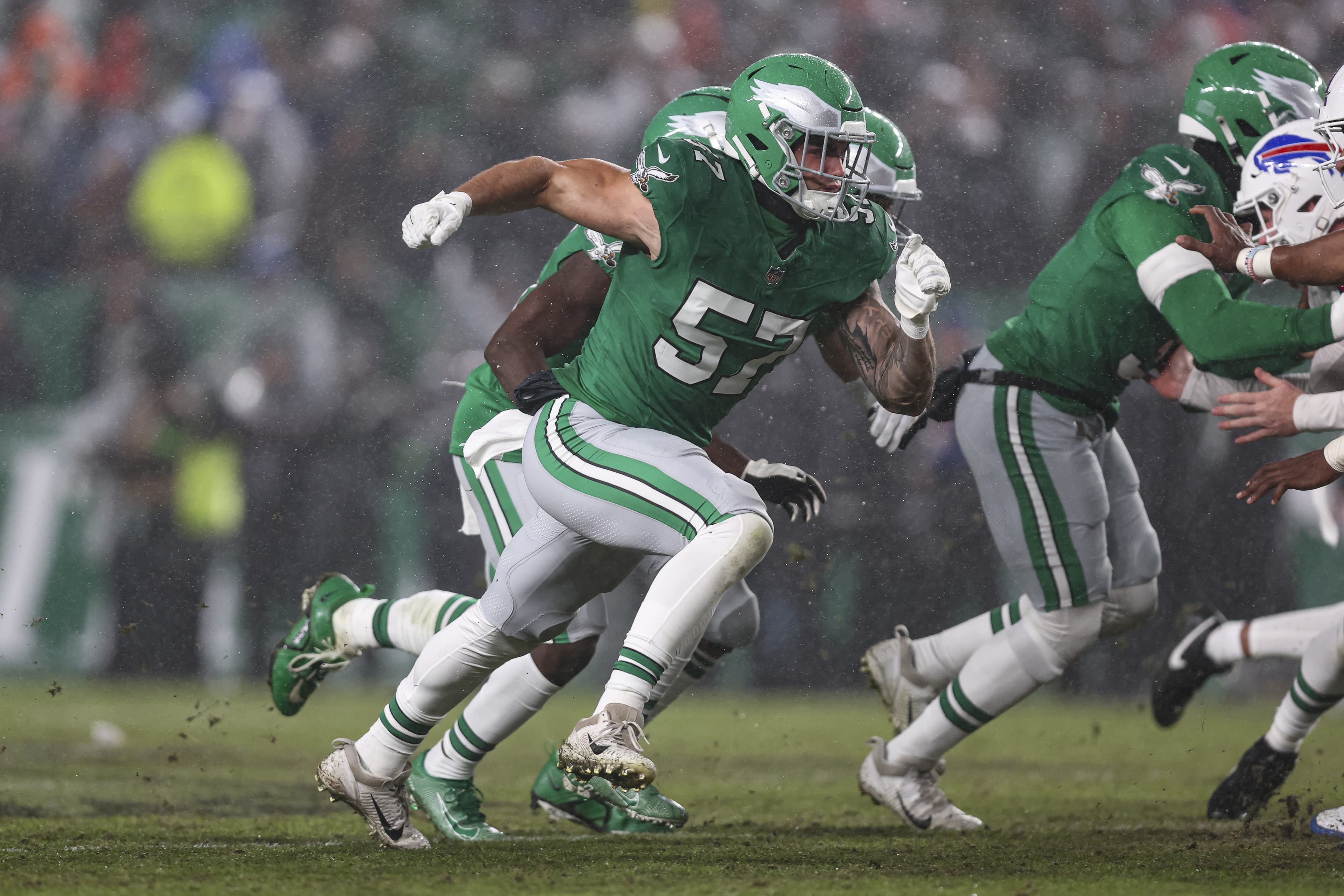 Bills sign former two-way player from Eagles