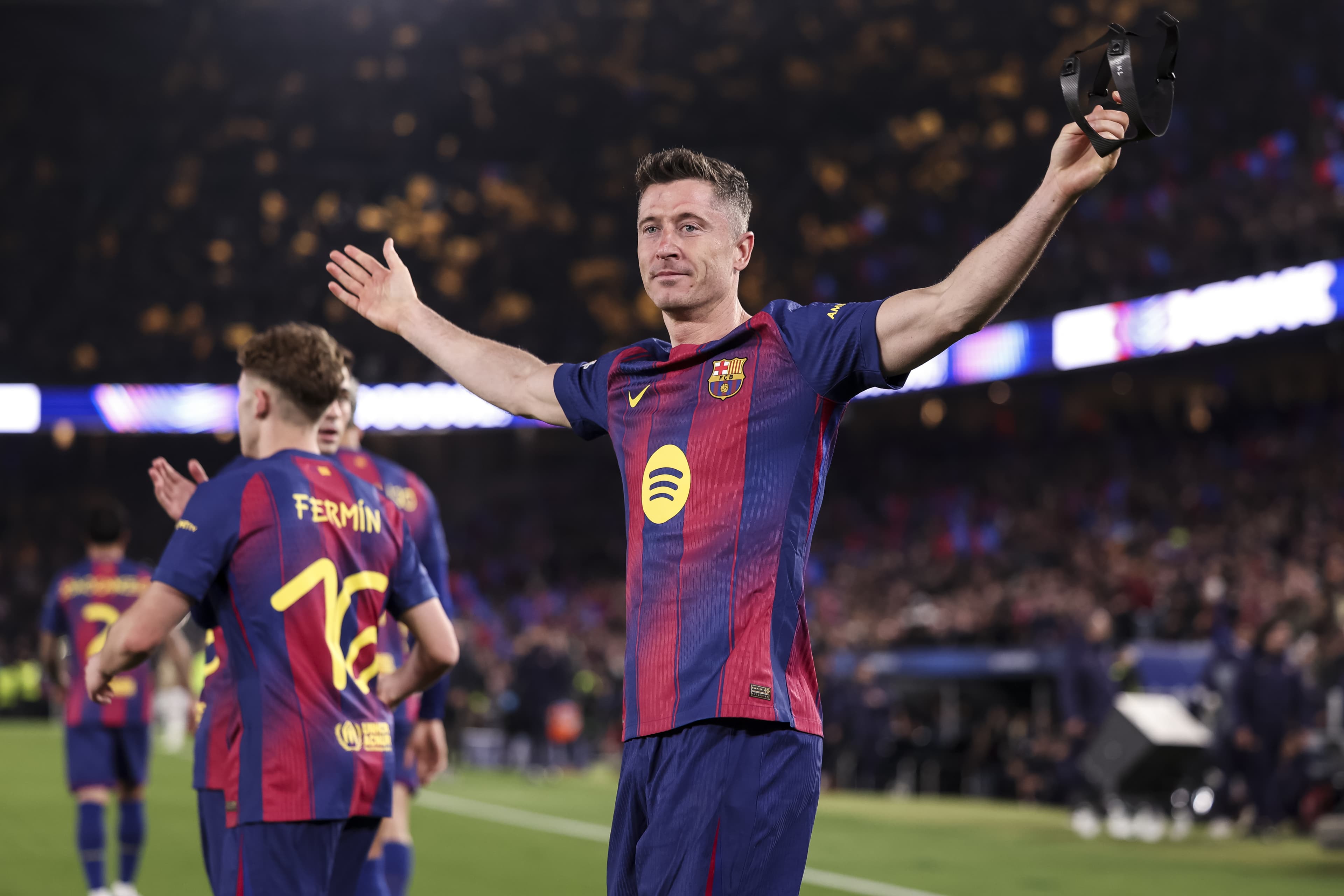 ‘He’d be perfect’ – Robert Lewandowski urged to leave Barcelona for Juventus