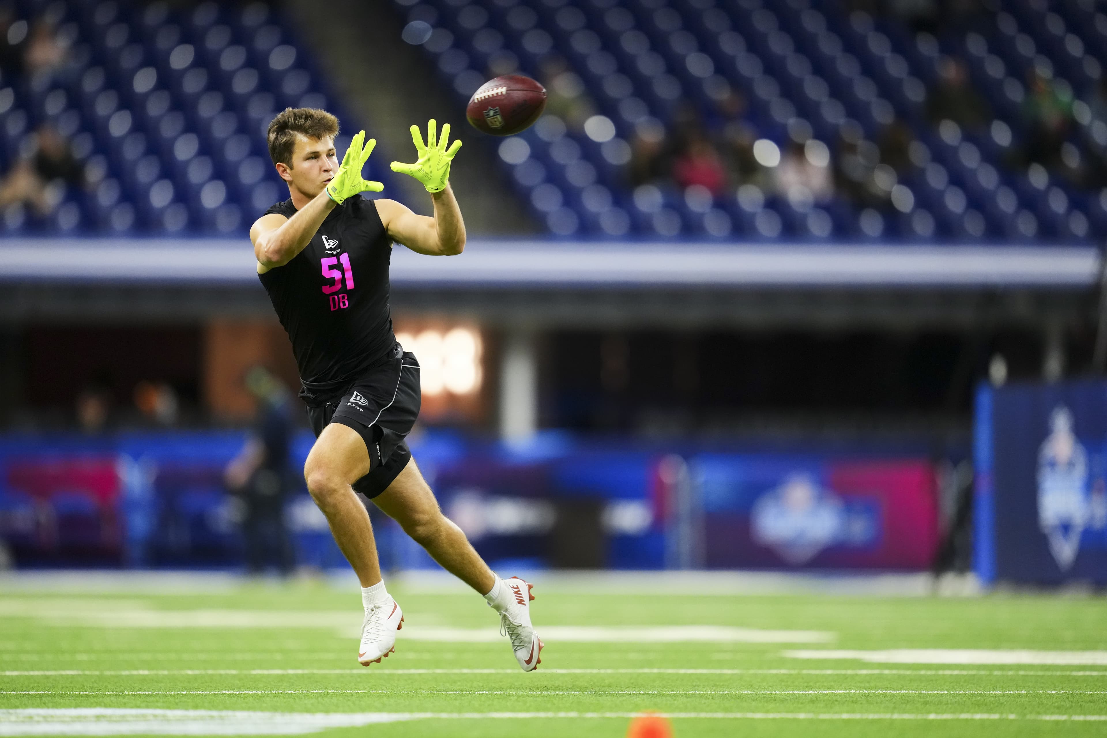 2026 NFL Draft picks: Dolphins trade back, pick Texas safety