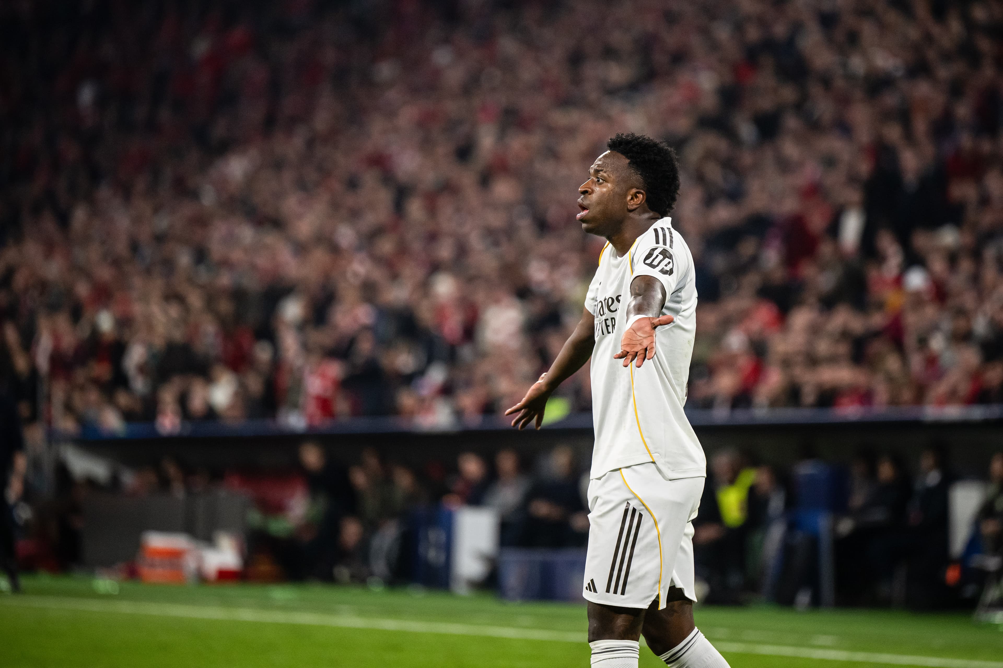 Vinicius to Bellingham: “What do you want? What do you want? Shut your mouth!”