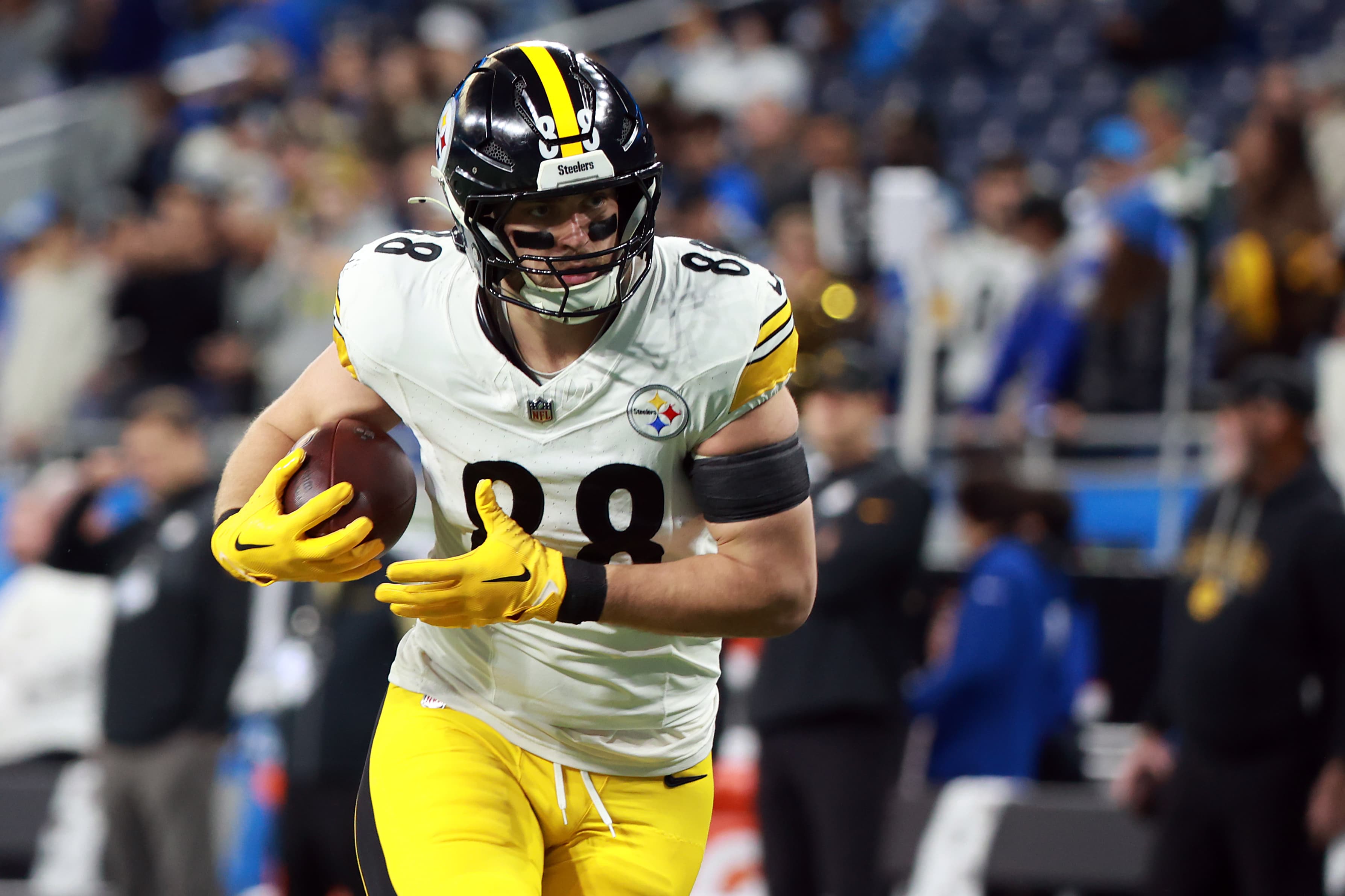 Pat Freiermuth named Steelers’ top trade candidate
