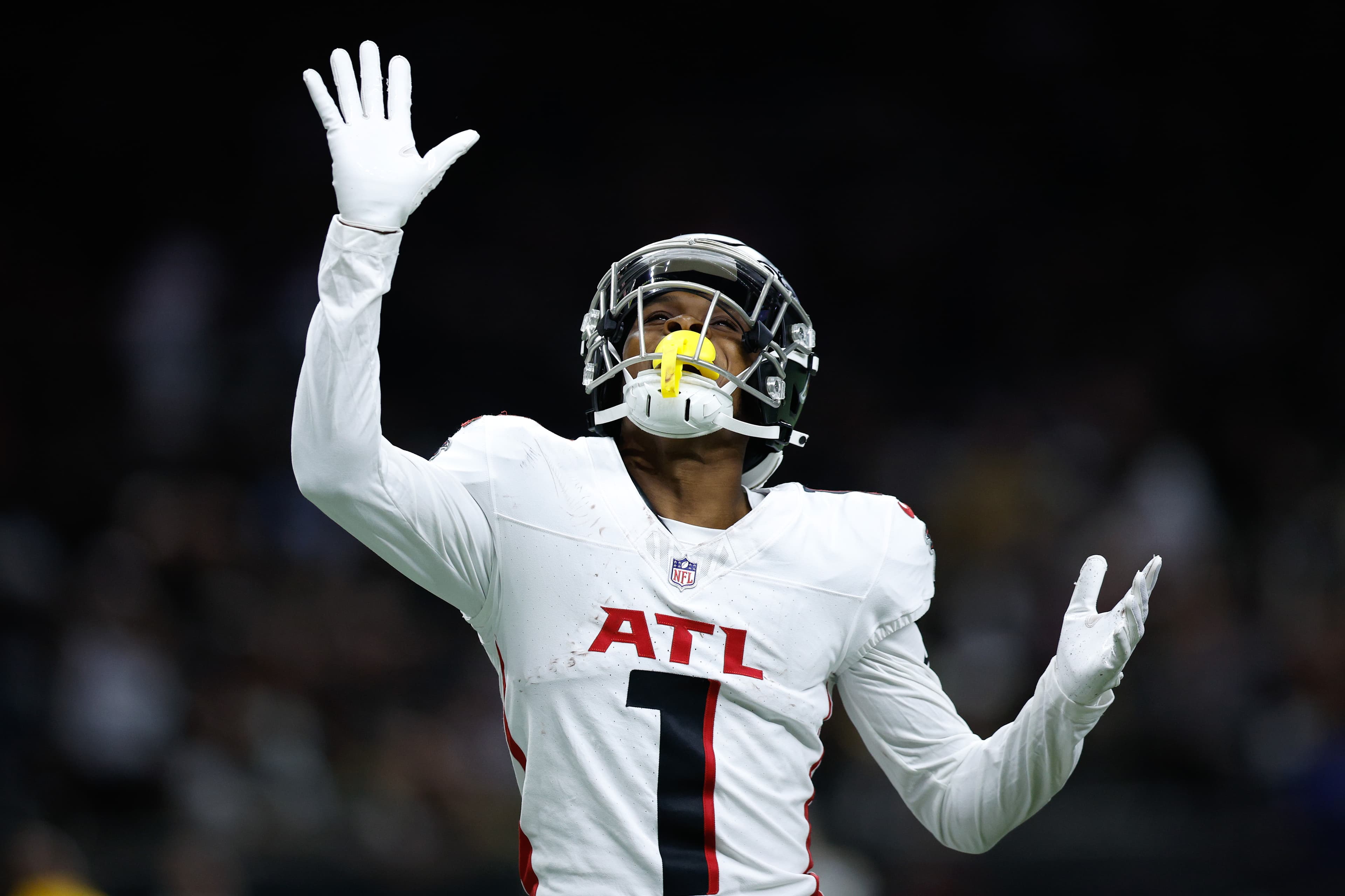 Mooney's Big Call Sees Him Among Top 10 in the NFL!