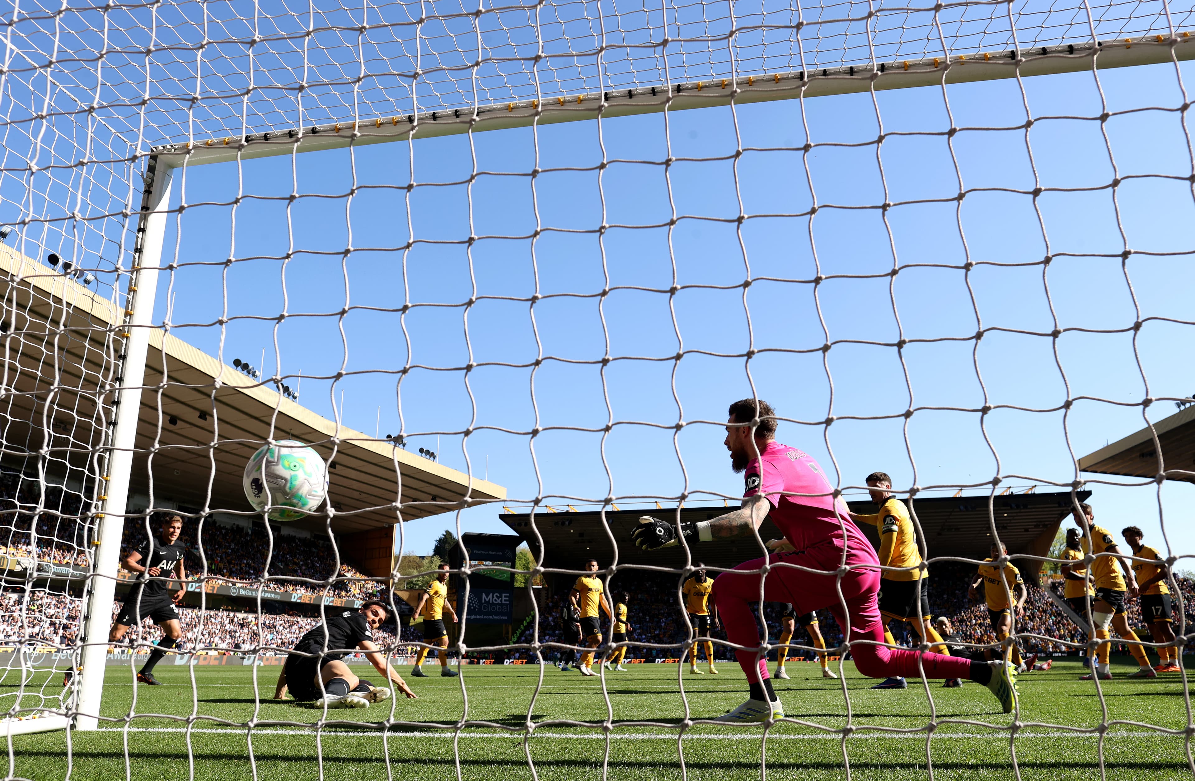 Wolves 0-1 Tottenham: Spurs pick up first league win of 2026