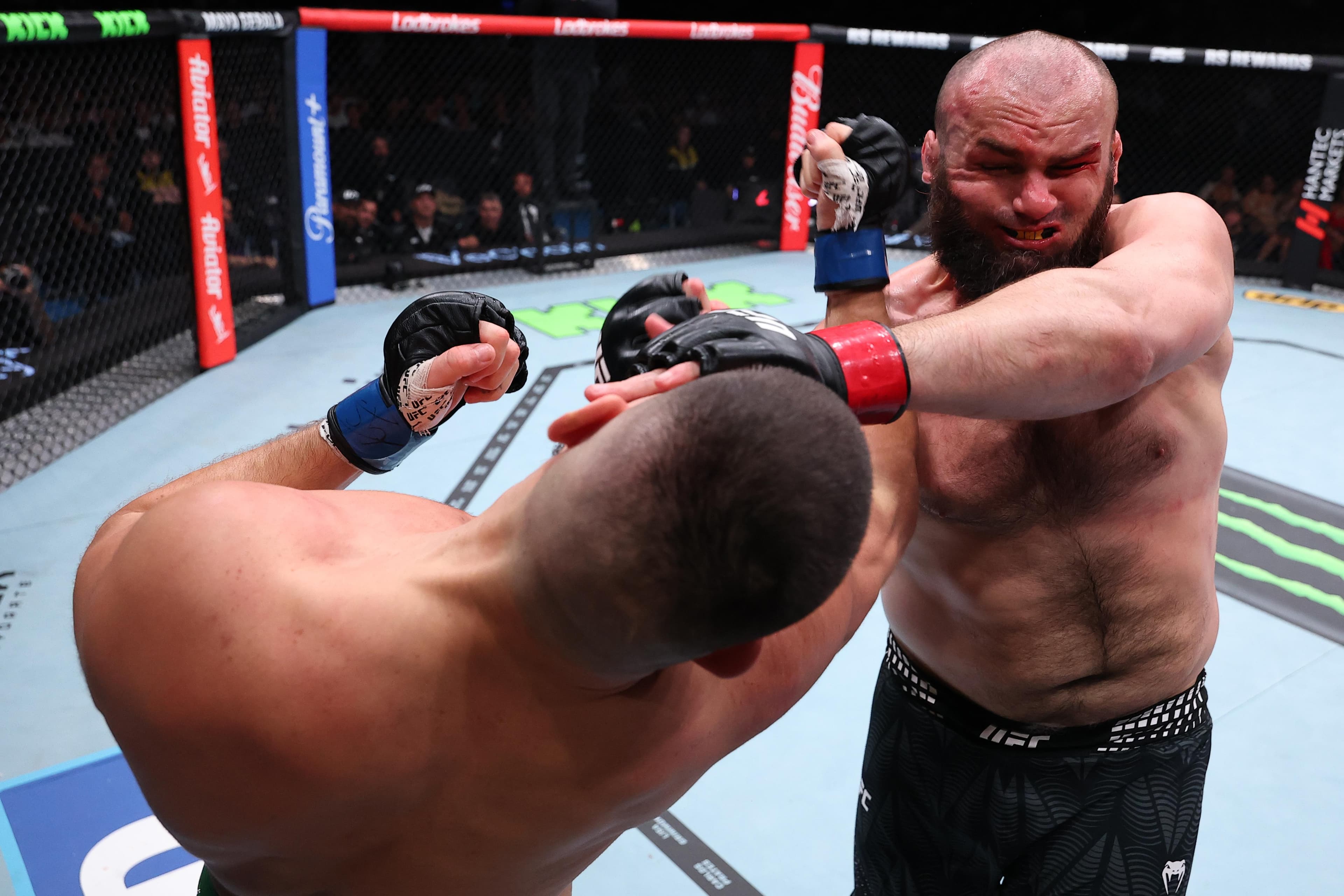 UFC Perth ‘Fight of the Night’ loser transported to hospital