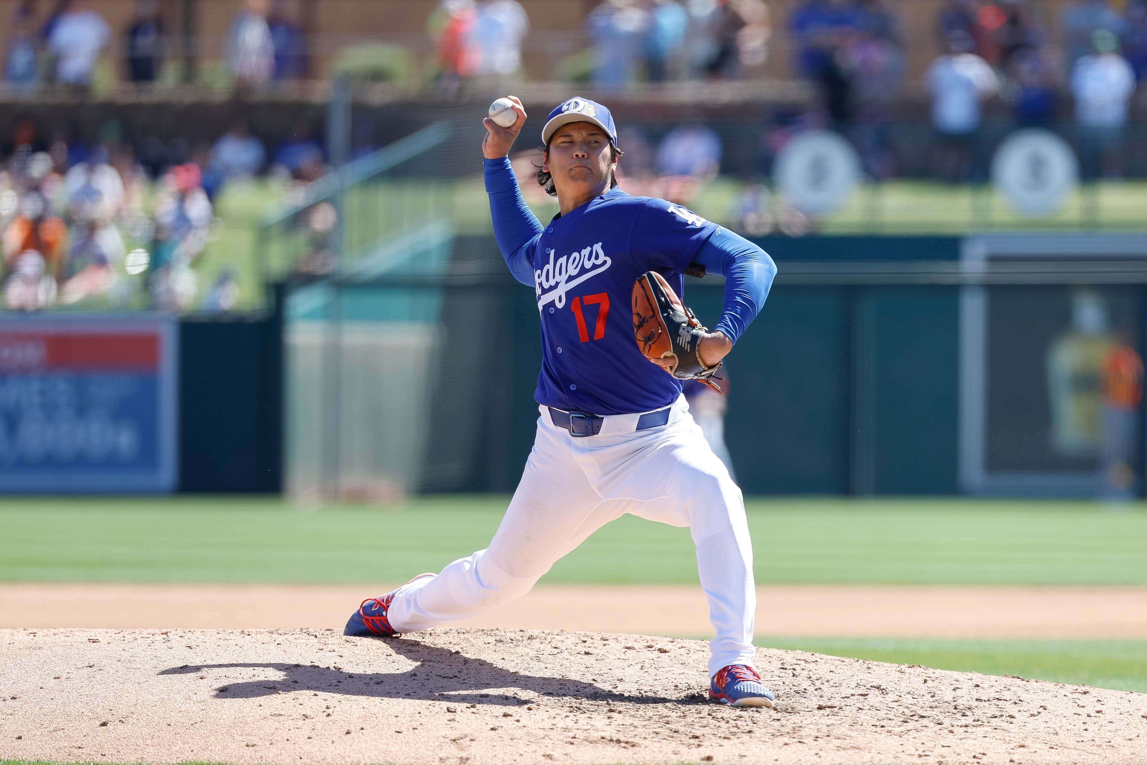 Dodgers notes: Shohei Ohtani shines, Miguel Rojas gets apology