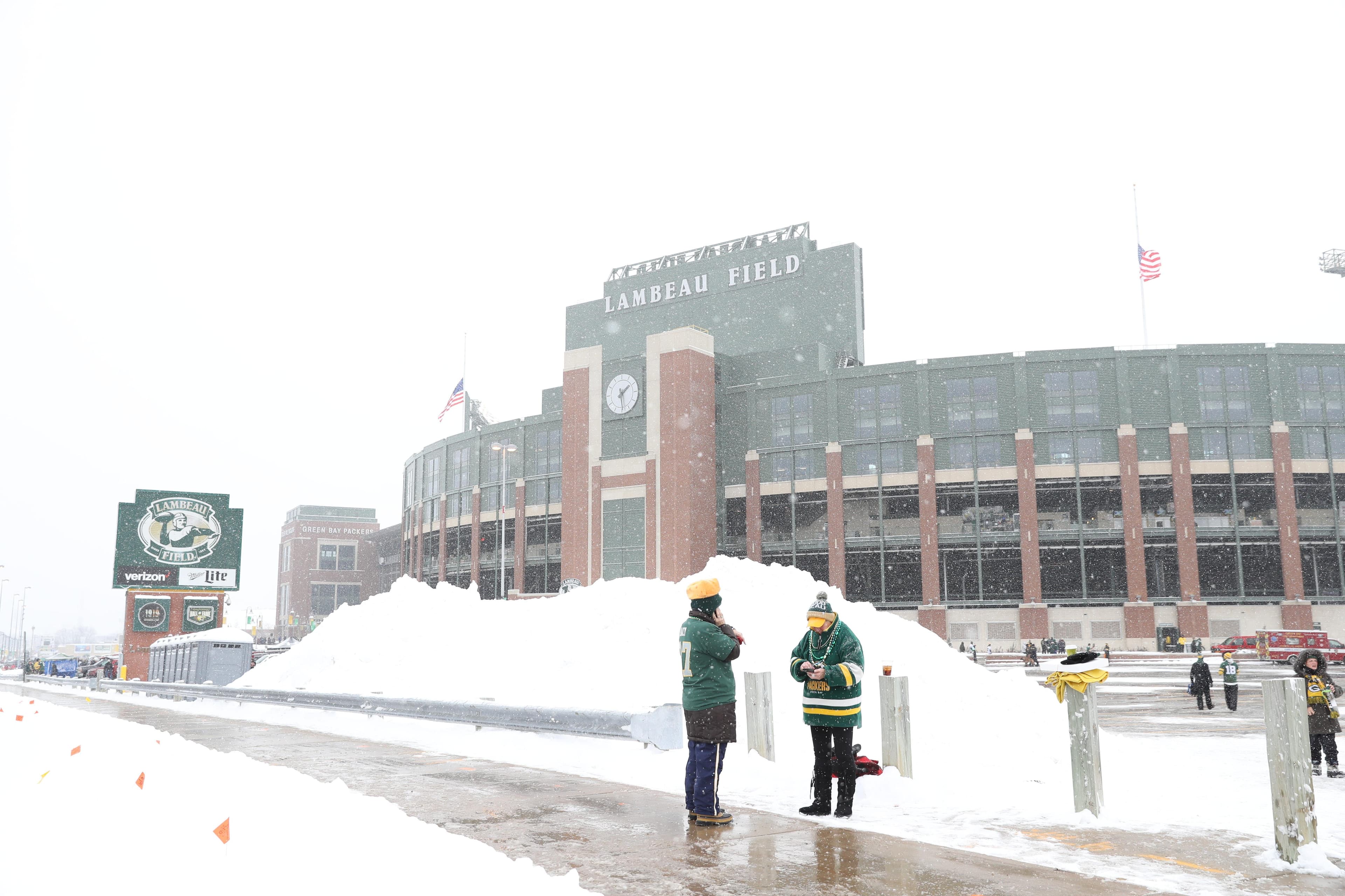 Friday Cheese Curds: Will Lambeau loom large late in the season?