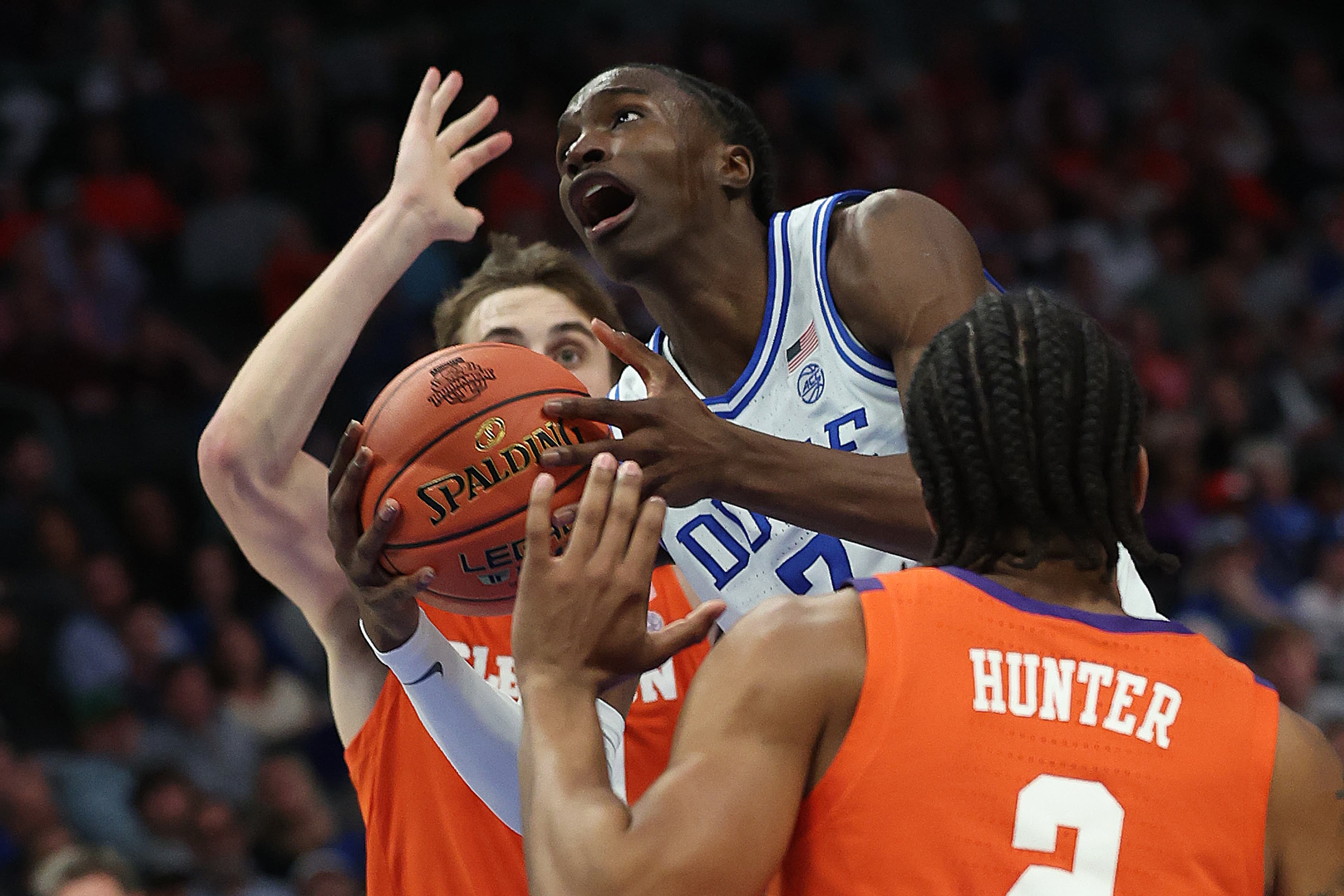 LeBron Joins Cavaliers' Crown: Warriors Face Cavs Quest for Title Glory!