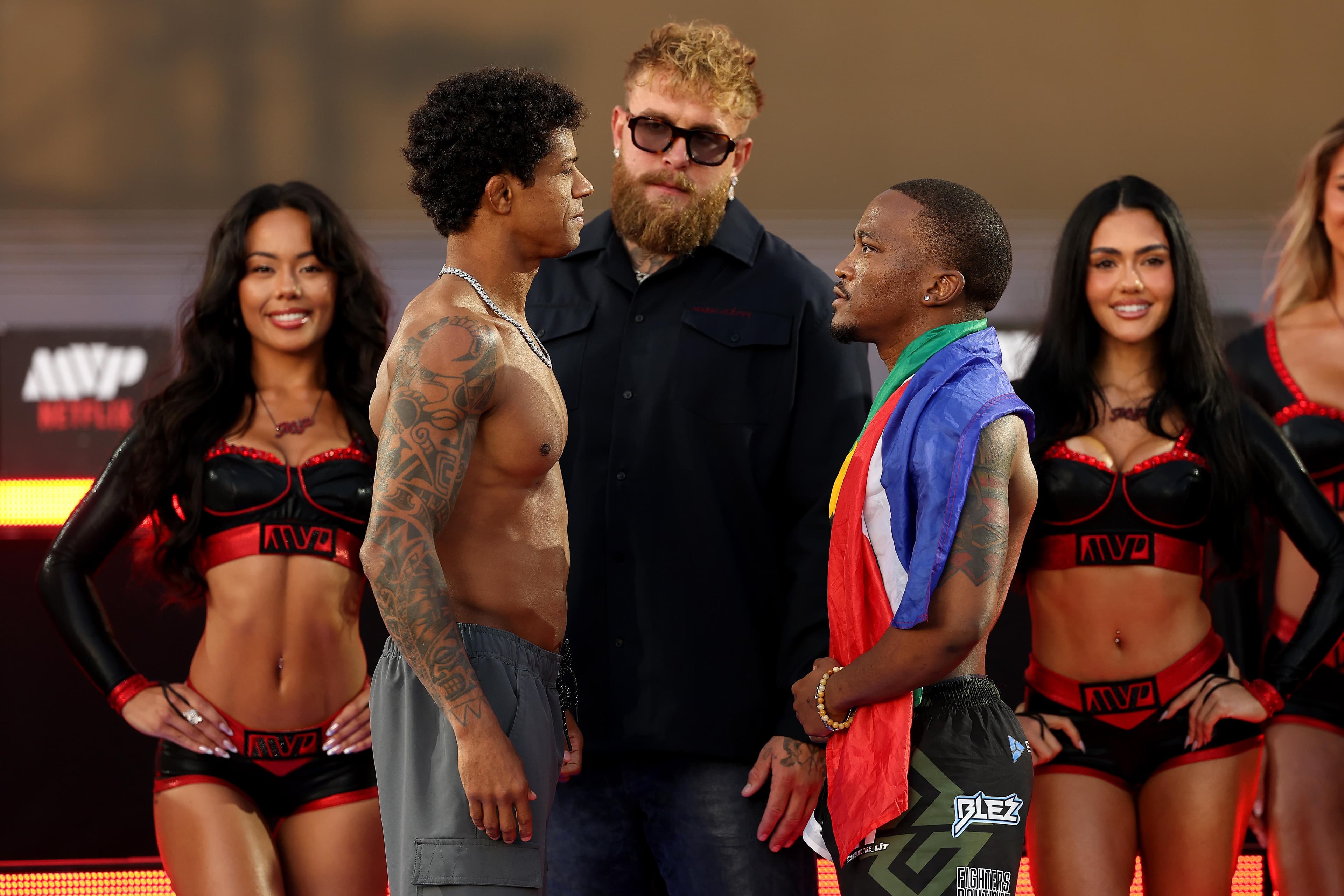LIVE! Watch Official ‘Rousey Vs. Carano’ Netflix Undercard Video Stream