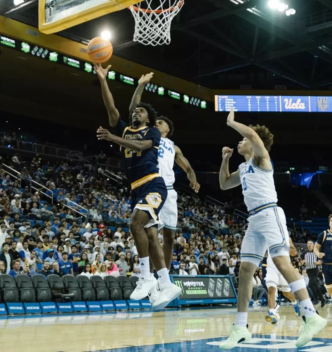 UC Irvine transfer G Jurian Dixon plans to visit Texas