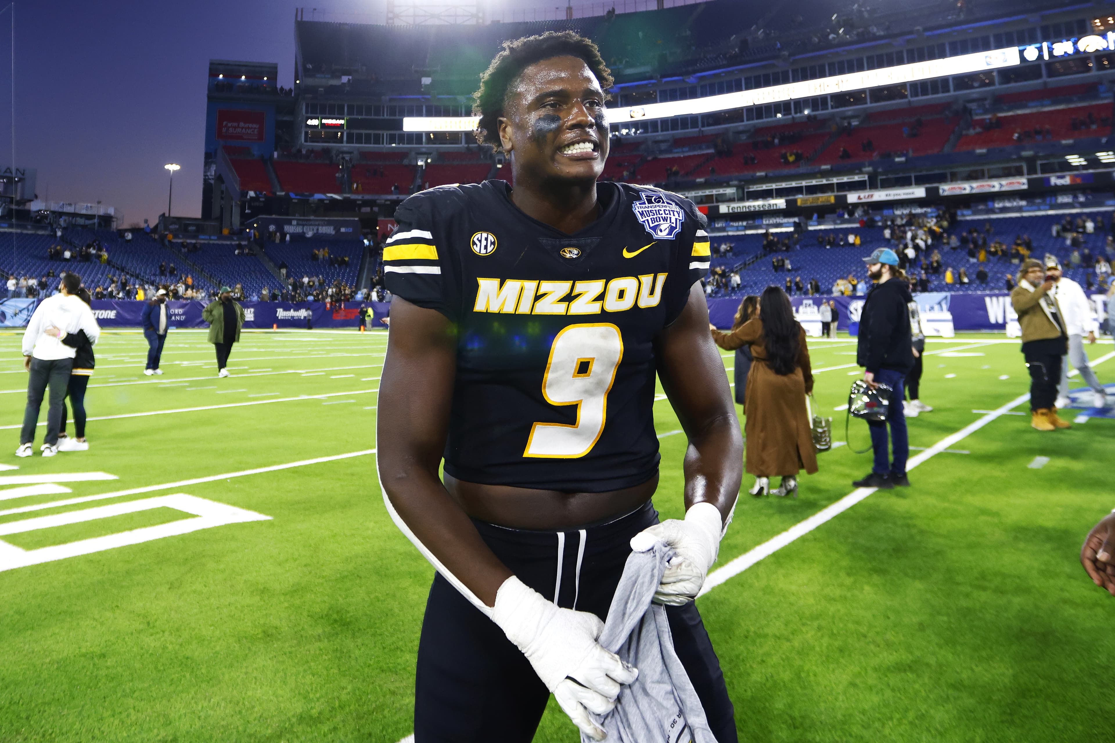 Instant grades for the Ravens drafting Zion Young at No. 14