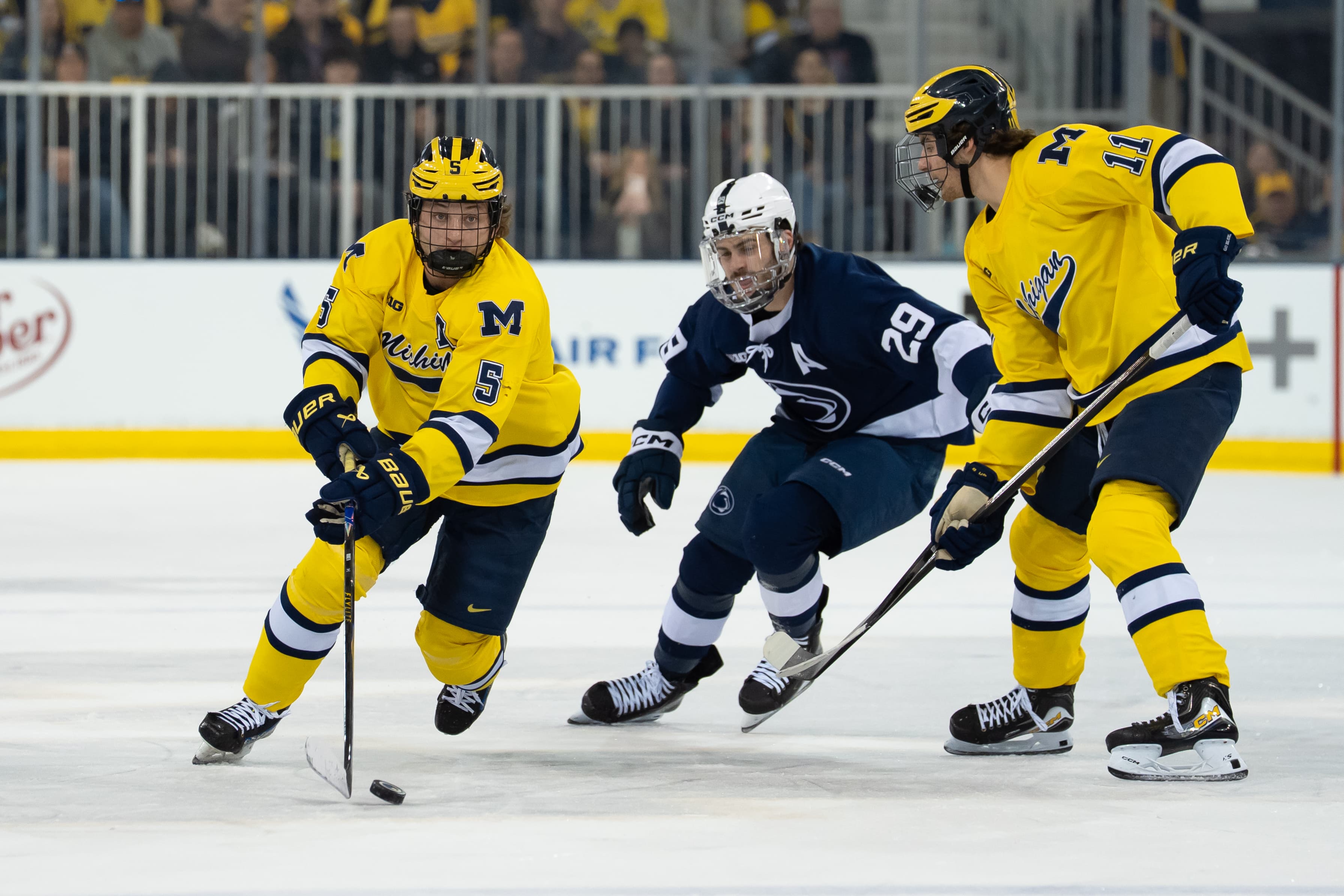 Michigan's Top Hockey Team Seizes Control: Thrilling 3-2 Victory Over Penn State!