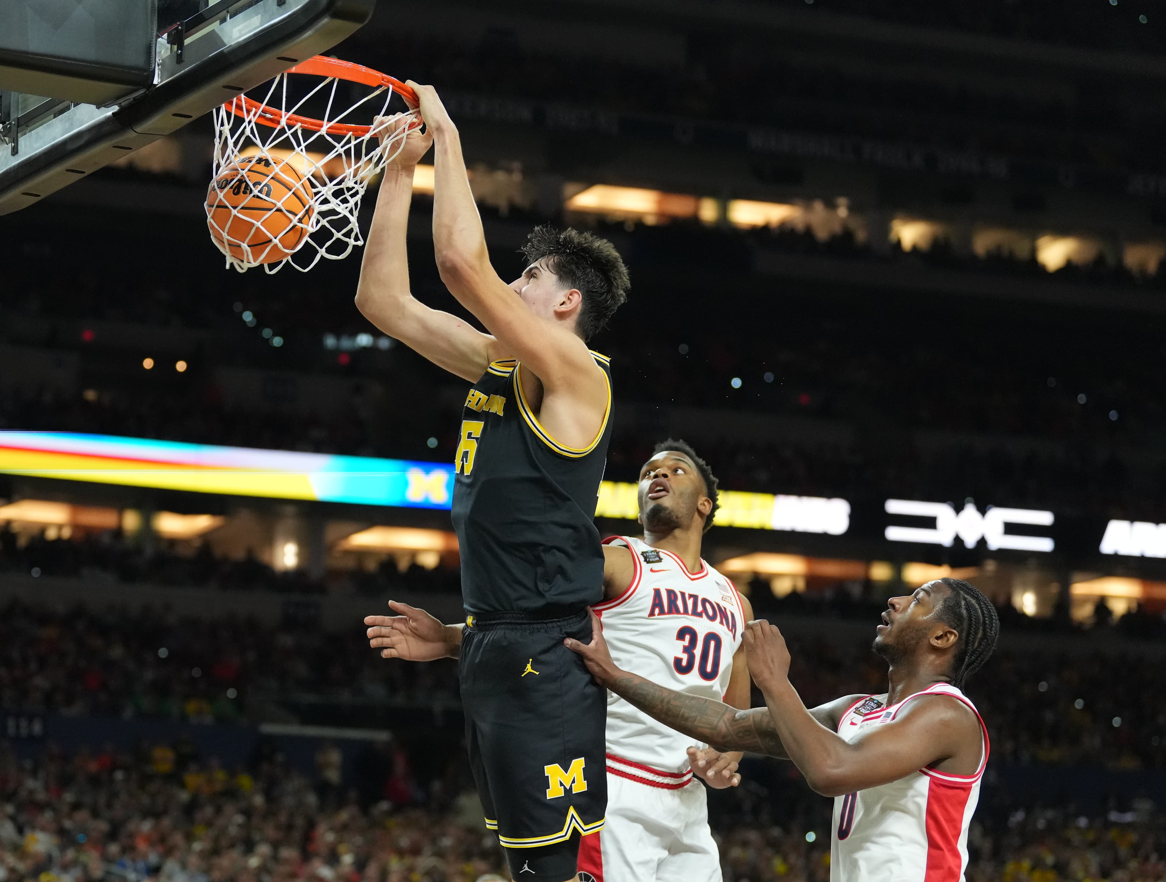 Michigan Basketball blows past Arizona in dominant Final Four performance