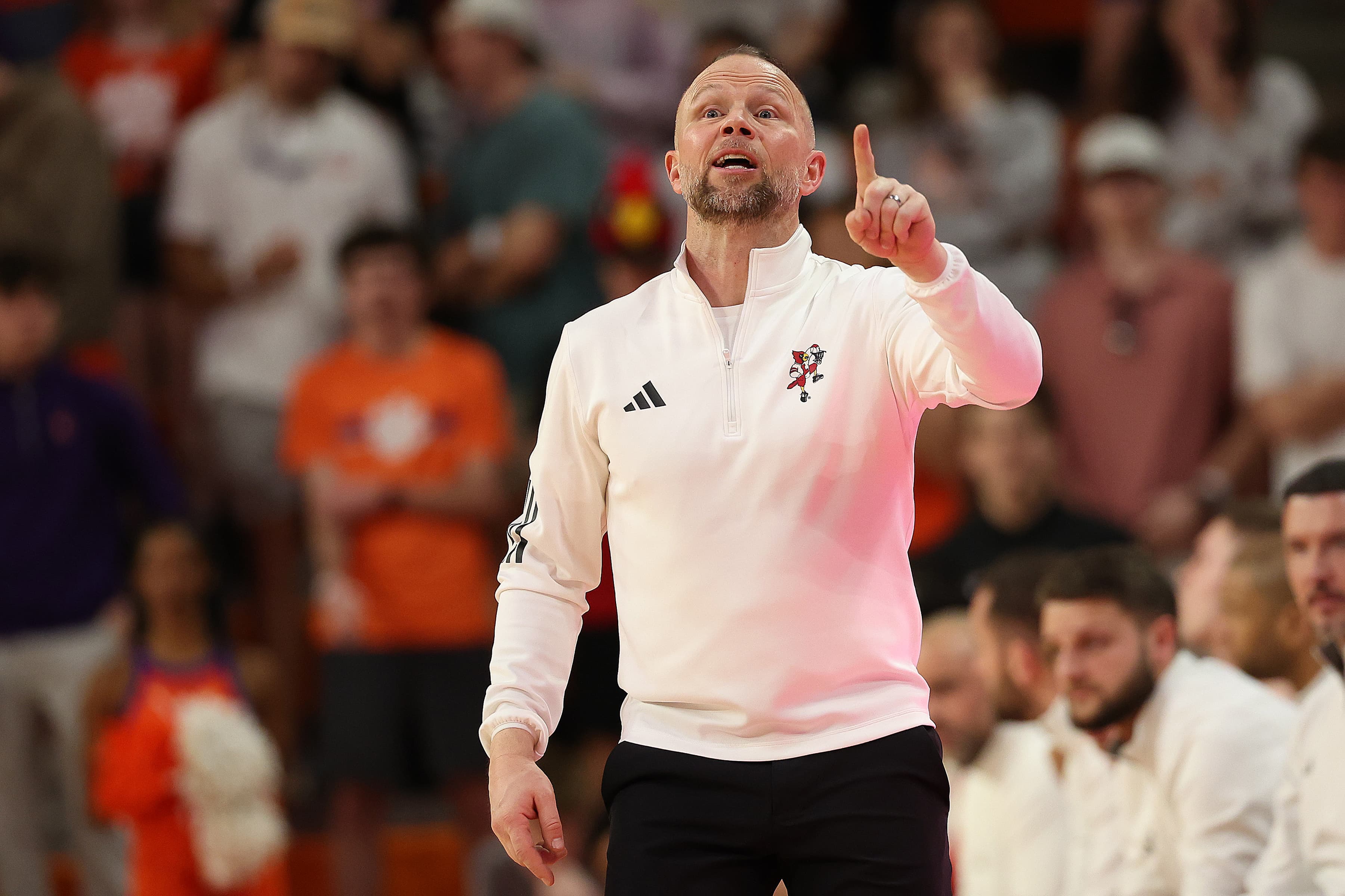 Mastering March Madness: Pat Kelsey Shares Pro Basketball Secrets for Success!