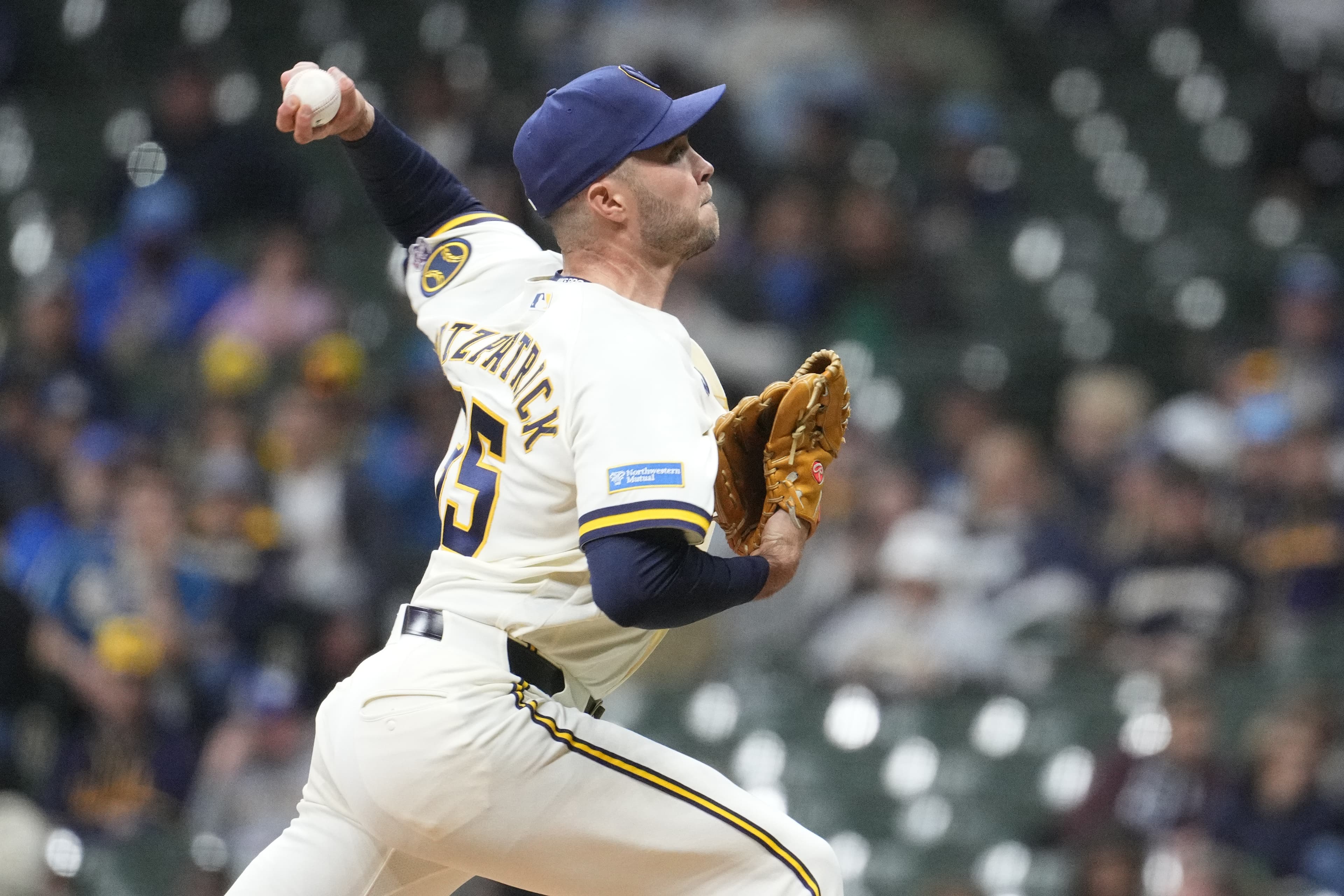 Brewers lose early lead, fall to D’Backs 6-2