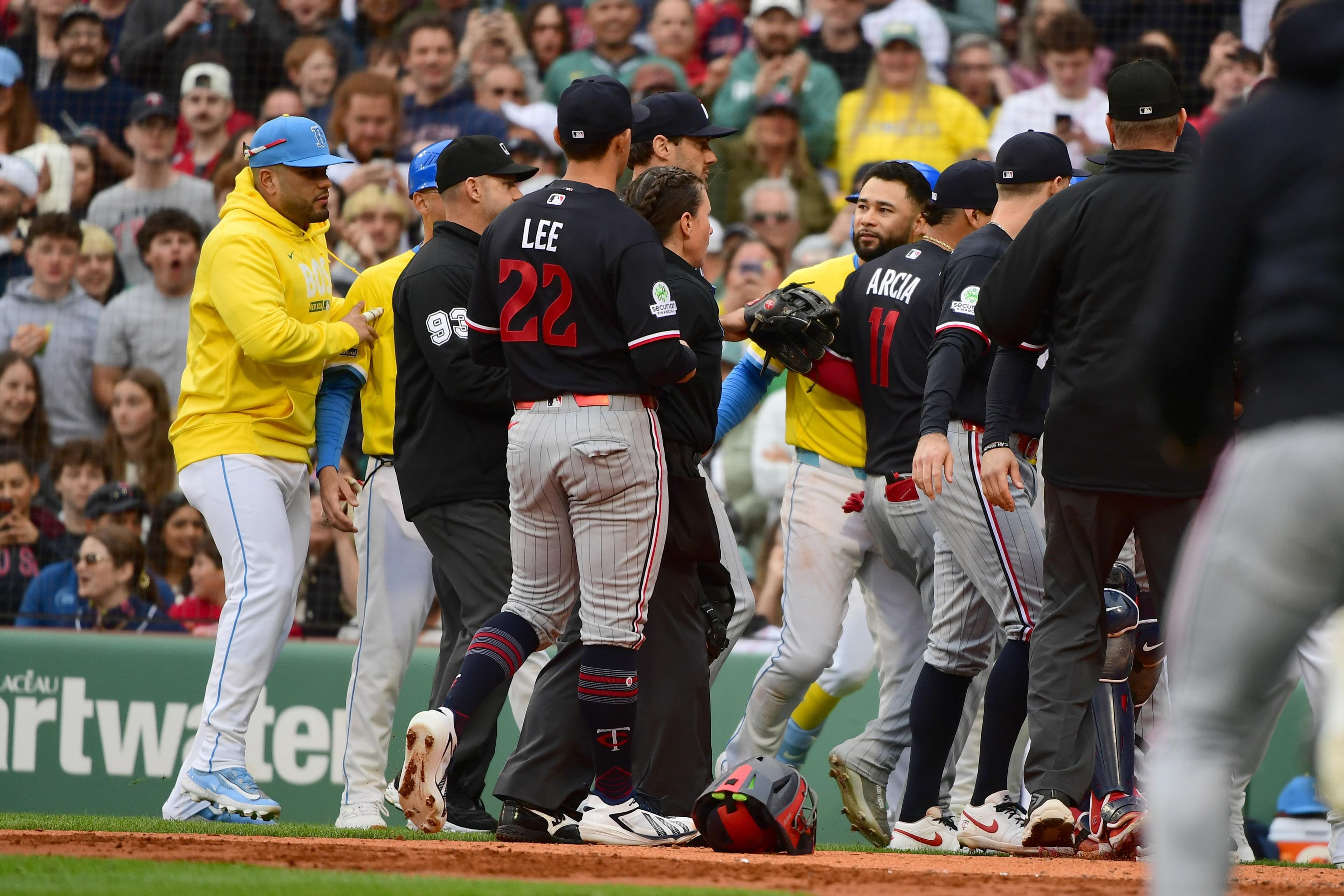 Twins 4, Red Sox 2: Mostly lackluster, though it got interesting in the ninth
