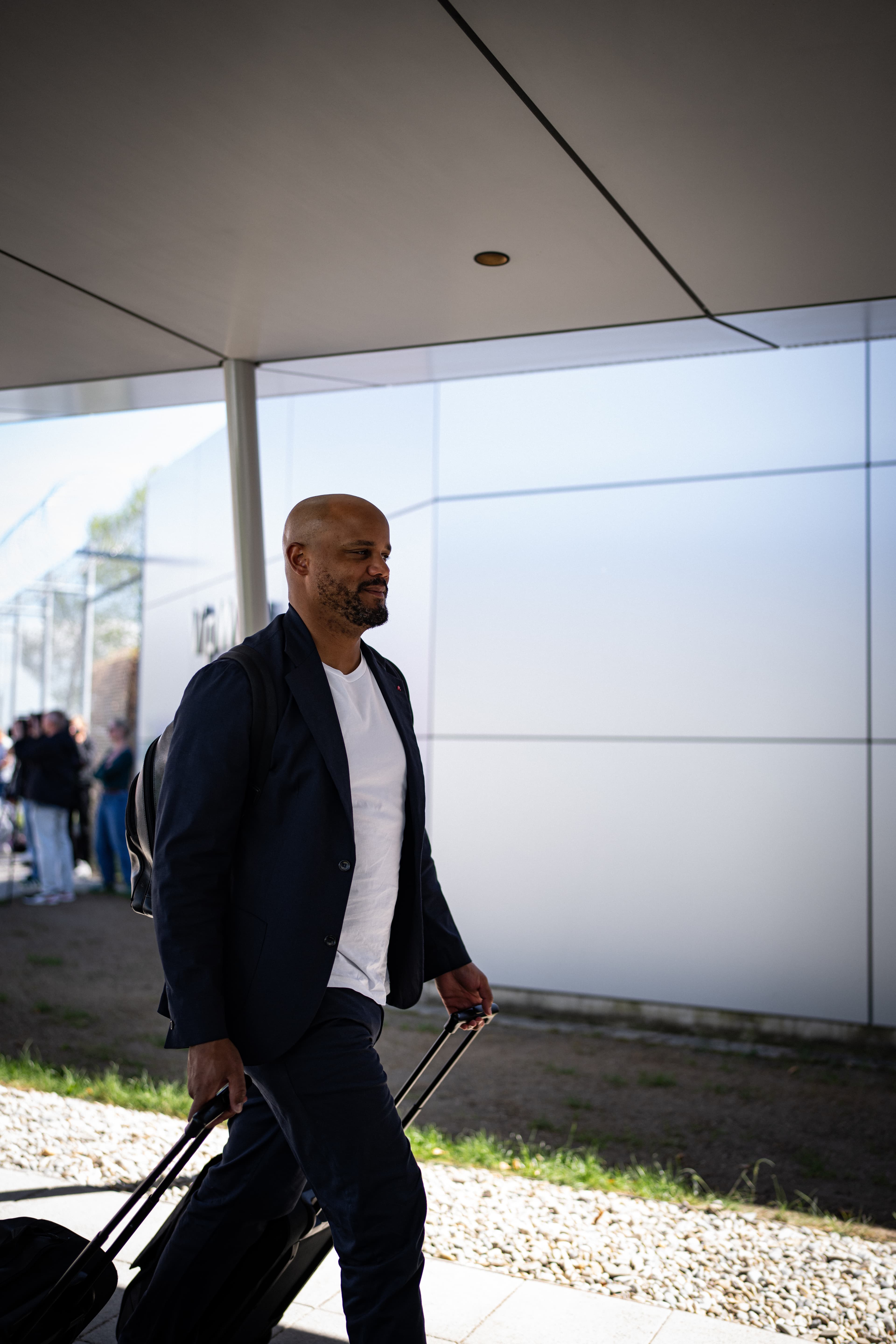 After final whistle, Vincent Kompany rushed to locker room to praise Bayern Munich after PSG loss