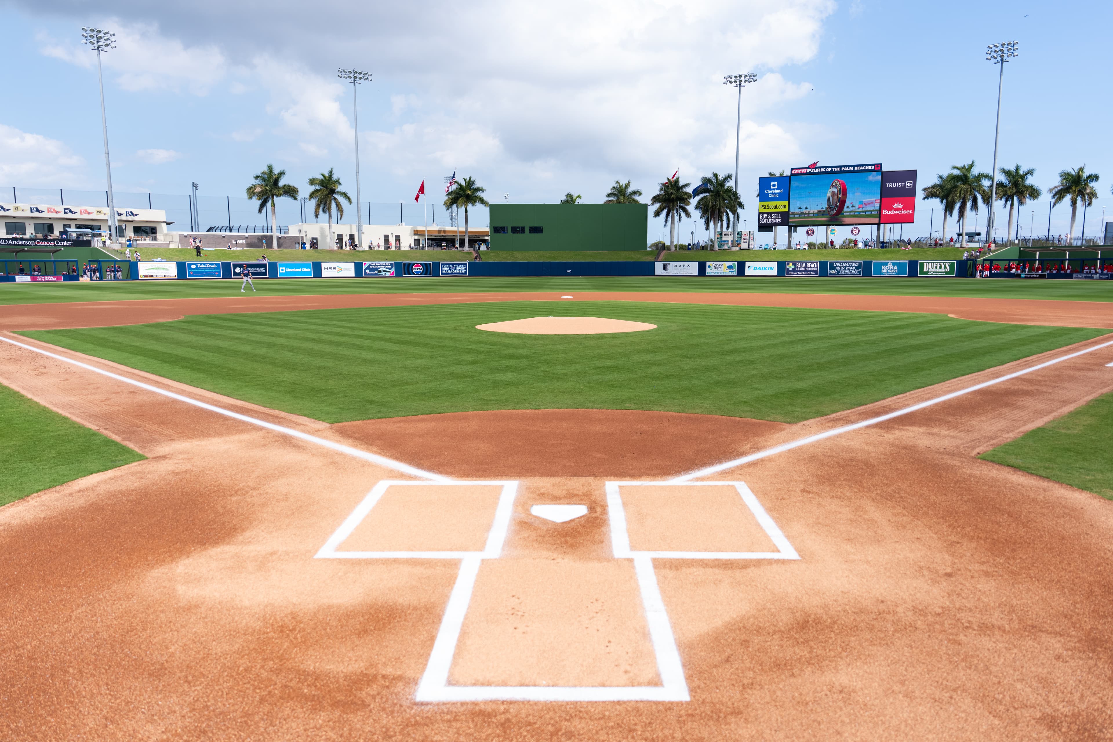 Get fired up for tonight's epic clash between the Metropolitans and the Lone Stars!