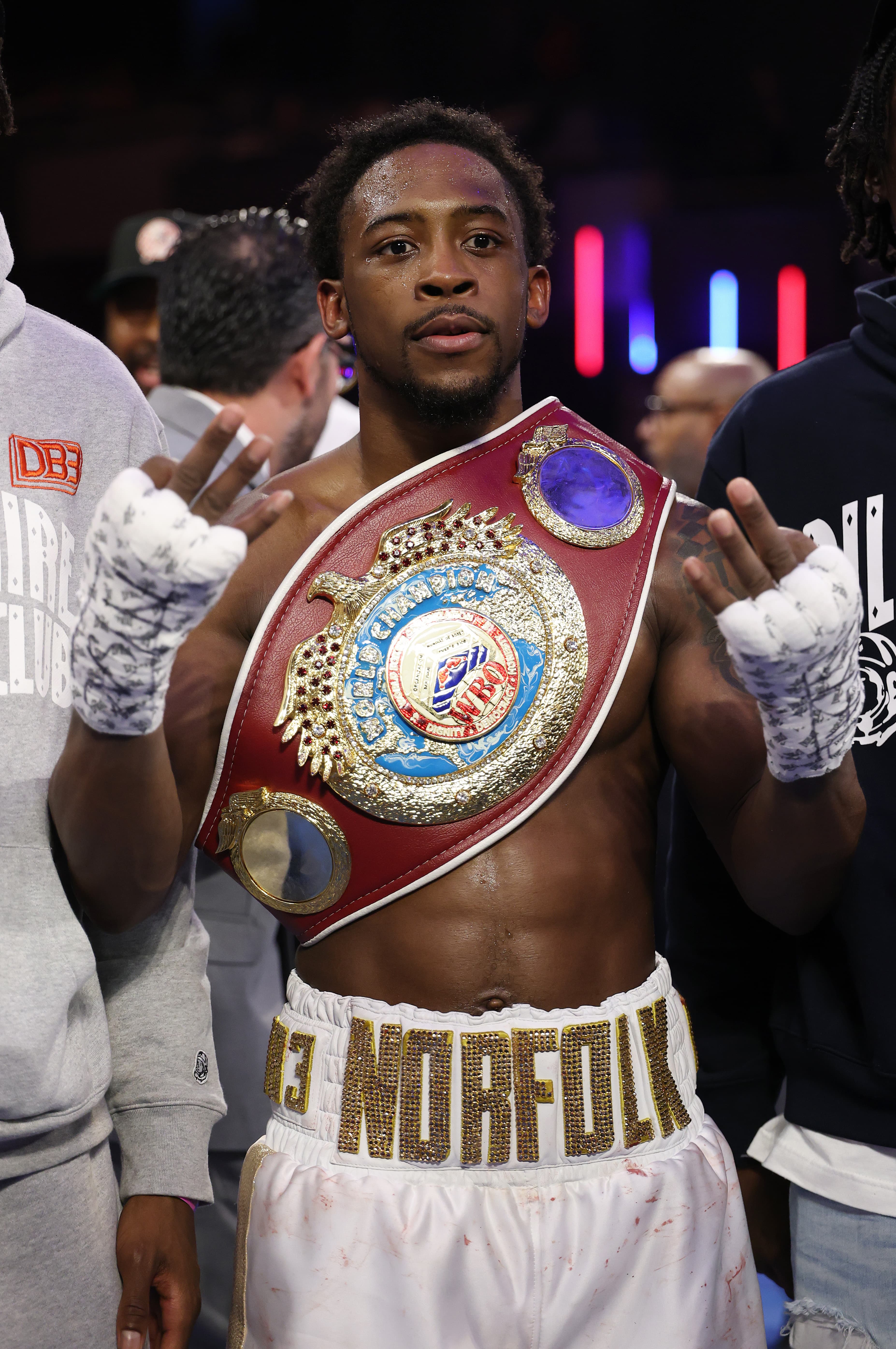 Keyshawn Davis vs Nahir Albright 2 official for May 16th on DAZN