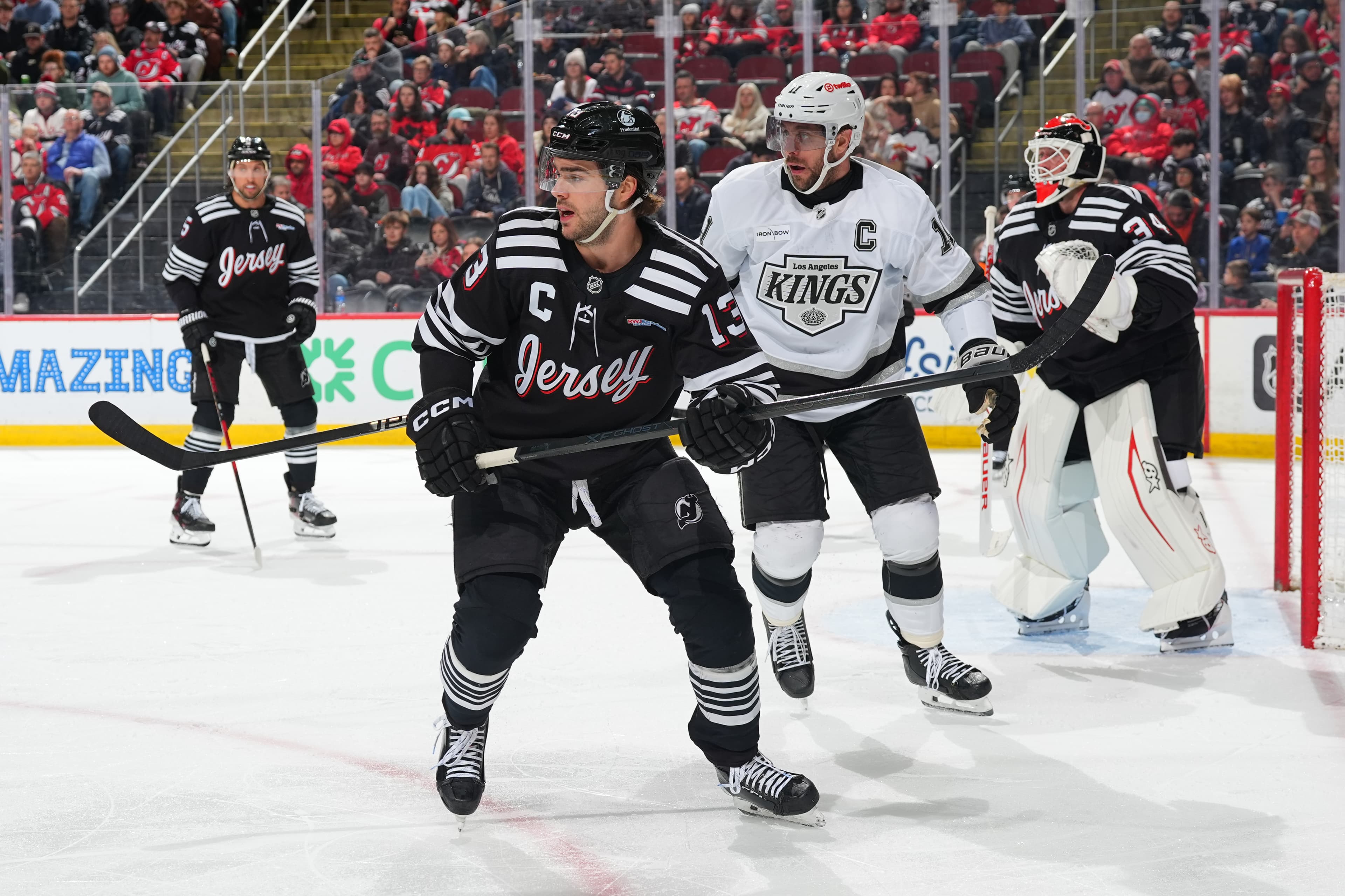 Devils Crush Kings 6-4: Dominant Showdown!