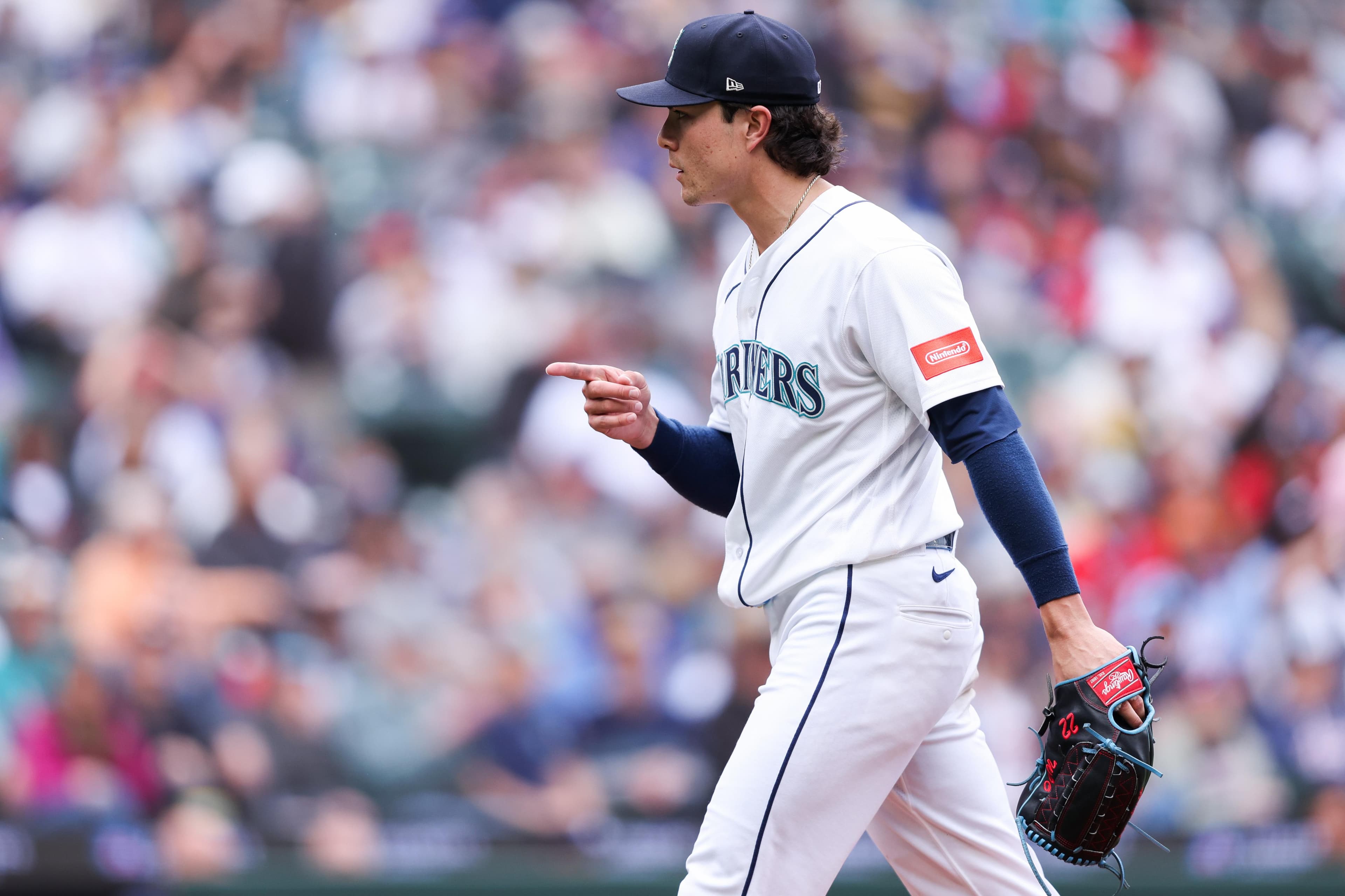 Bryan Woo thinks less of himself, strikes out 9 in series win over Atlanta