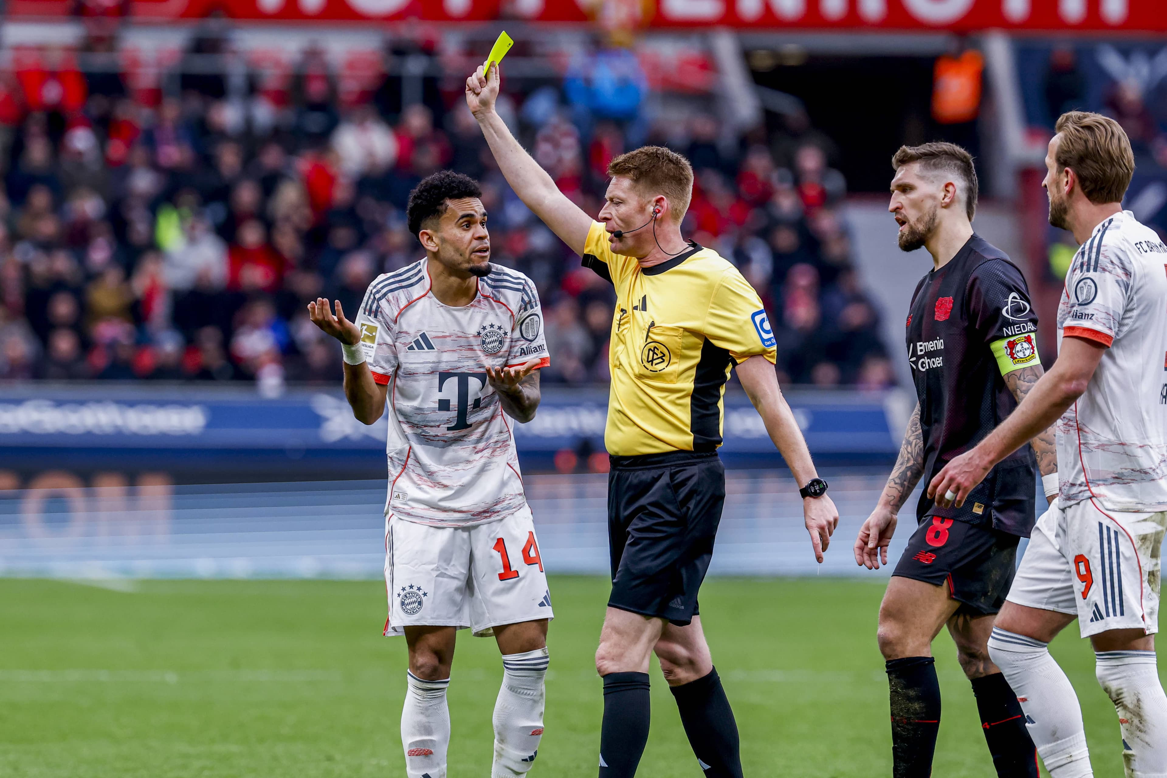 Hotshot's blunder brings Bayer a 2-0 win over rivals!