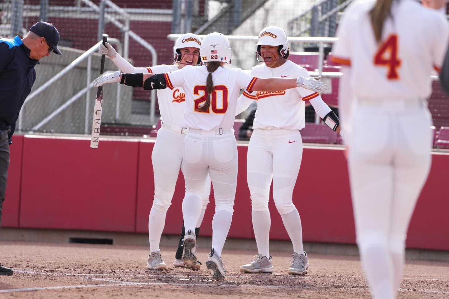 Attack of the ‘Clones, defeat UNI in five innings