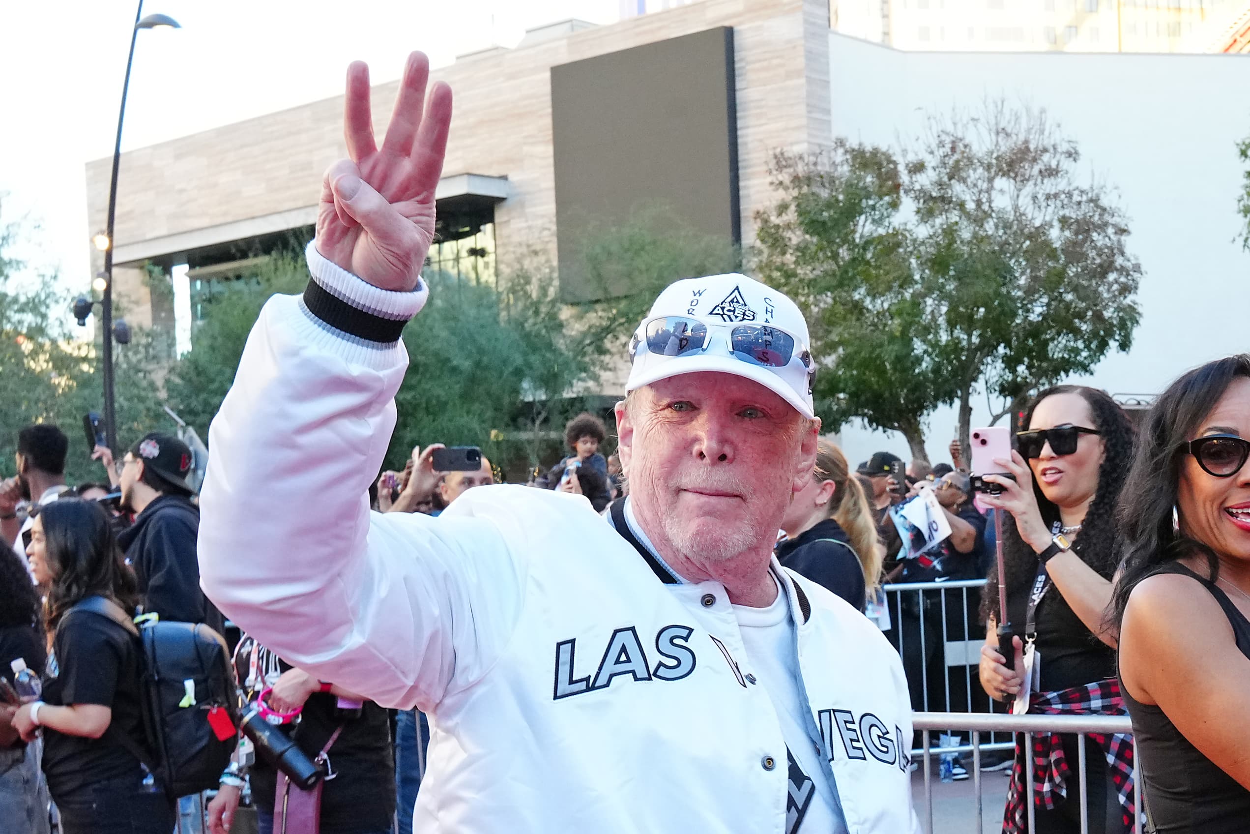 Like many others, Mark Davis eager for Raiders’ turnaround
