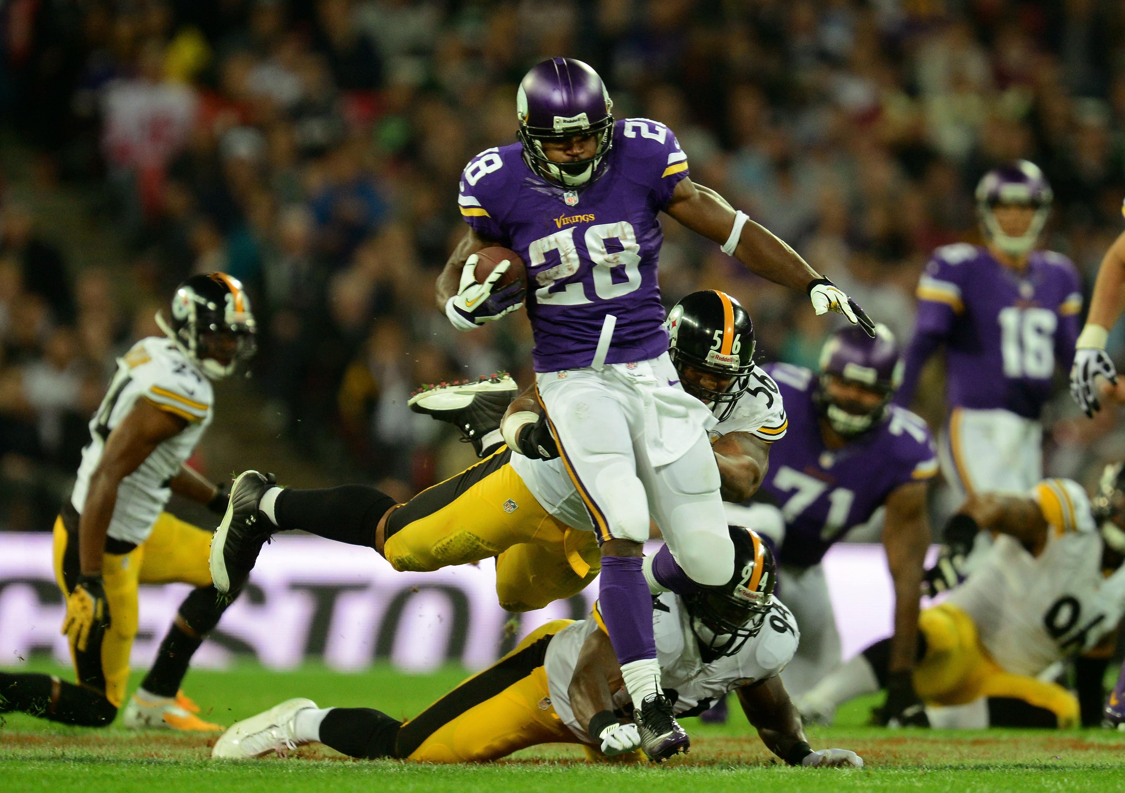 Adrian Peterson to Be Inducted Into Vikings Ring of Honor