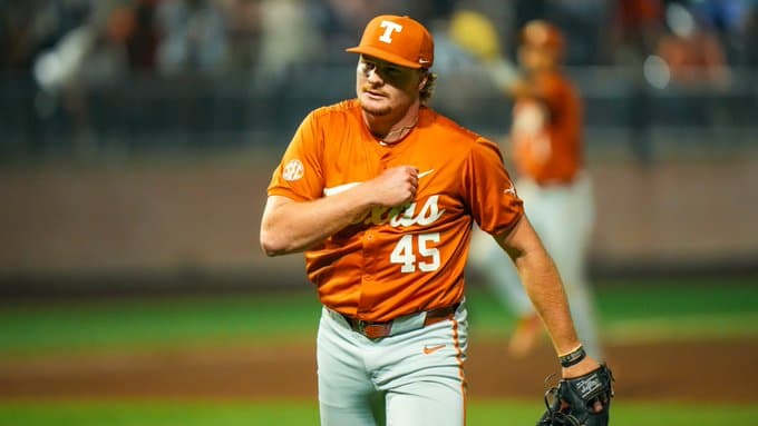 No. 2 Texas holds on against No. 5 Auburn for 7-6 win