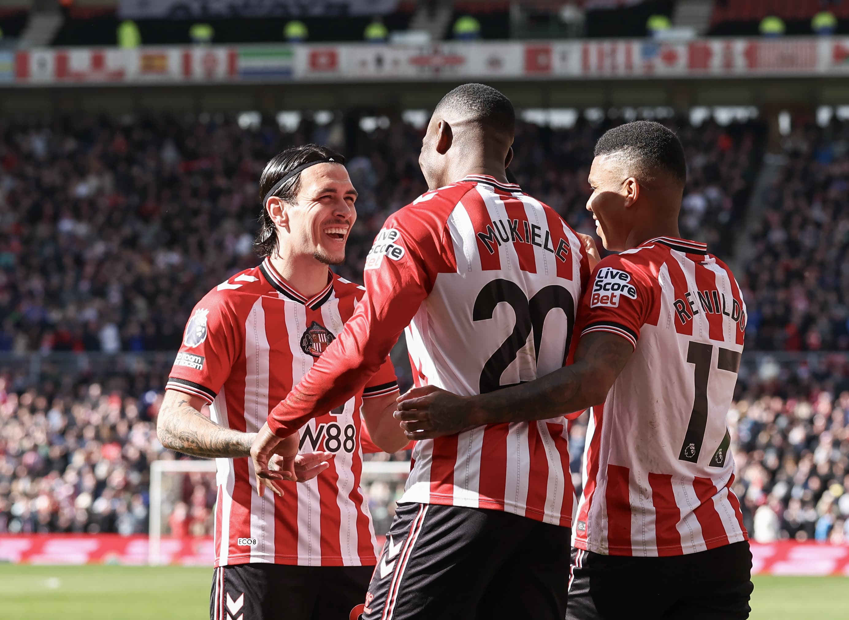 Two Great Sunderland Sides…But Which Is Best?