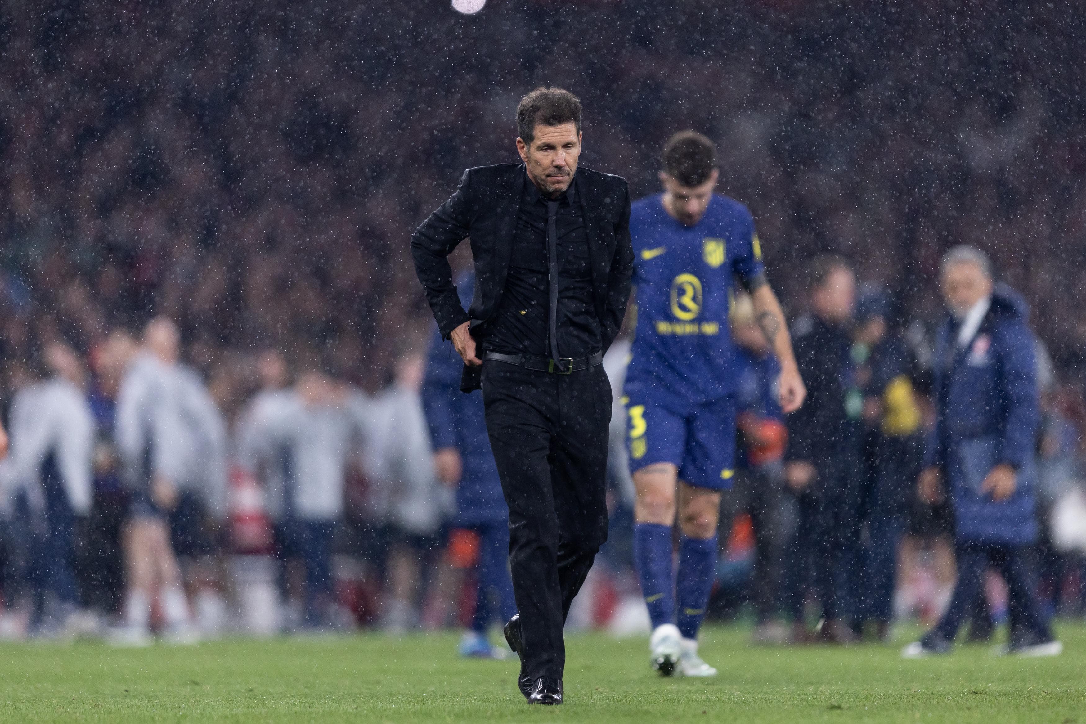 Simeone praises Arsenal finances as Atlético exit Champions League